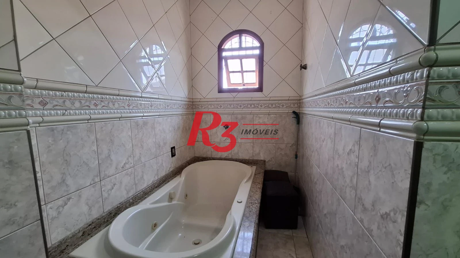 Sobrado com 3 dormitórios à venda, 162 m² por R$ 1.399.000,00 - Vila Belmiro - Santos/SP