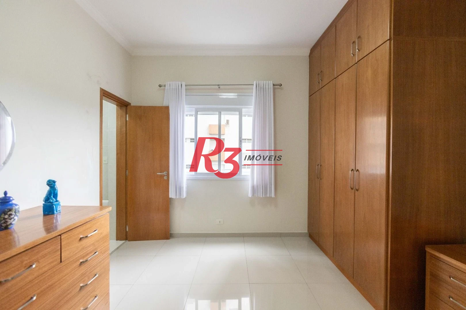 Apartamento com 3 dormitórios à venda, 131 m² por R$ 1.650.000,00 - Gonzaga - Santos/SP