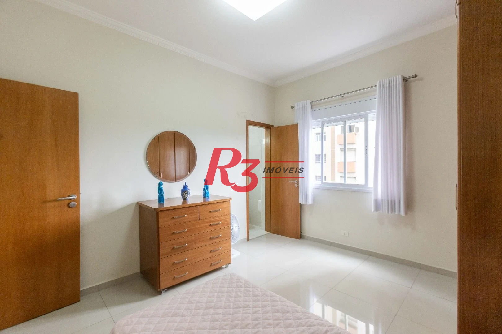 Apartamento com 3 dormitórios à venda, 131 m² por R$ 1.650.000,00 - Gonzaga - Santos/SP