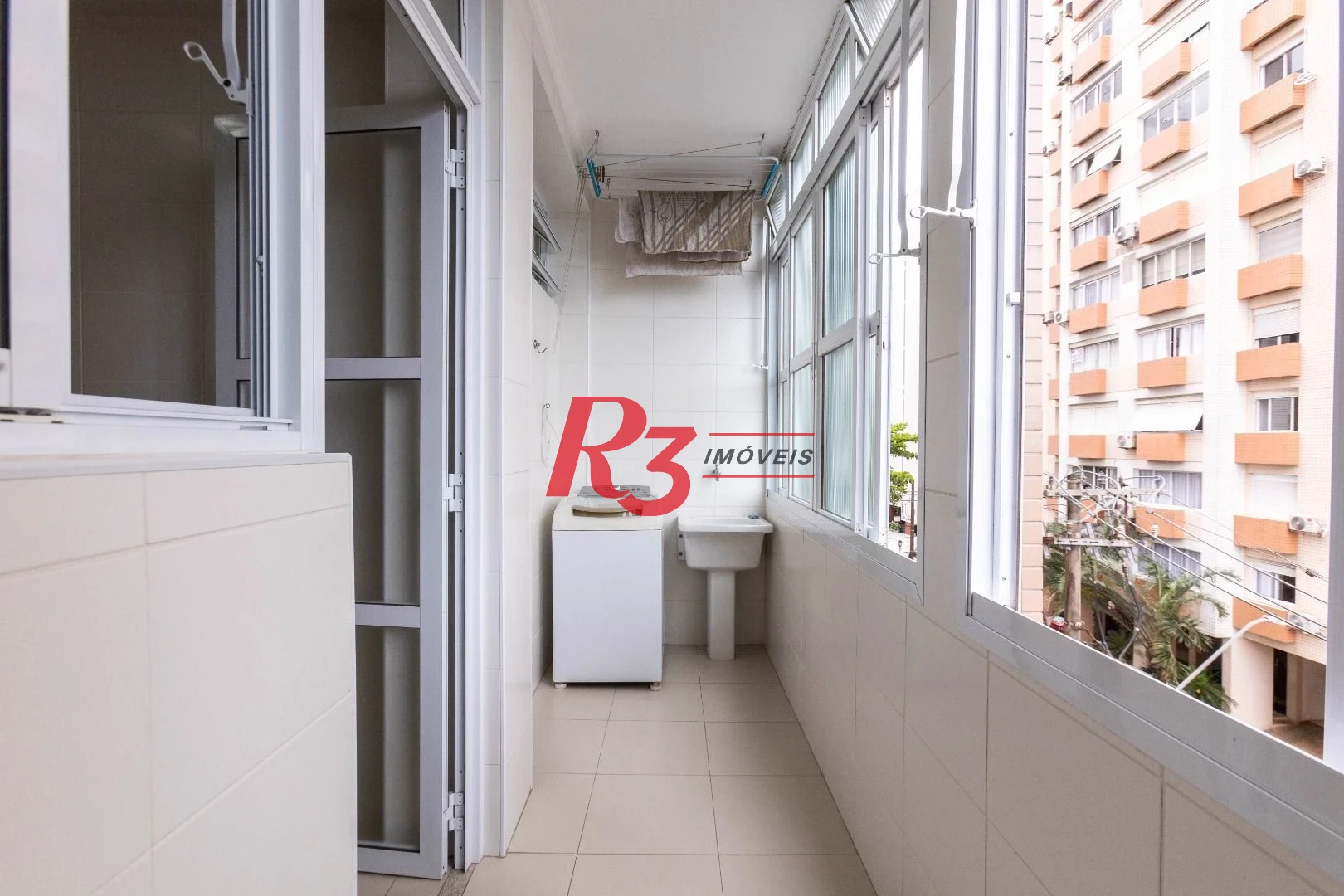 Apartamento com 3 dormitórios à venda, 131 m² por R$ 1.650.000,00 - Gonzaga - Santos/SP
