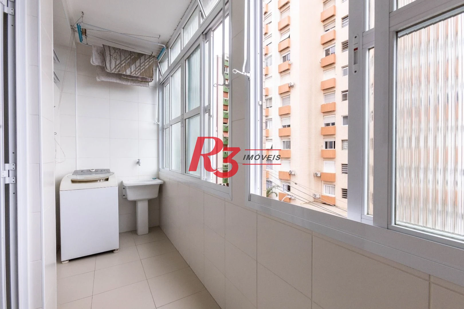 Apartamento com 3 dormitórios à venda, 131 m² por R$ 1.650.000,00 - Gonzaga - Santos/SP