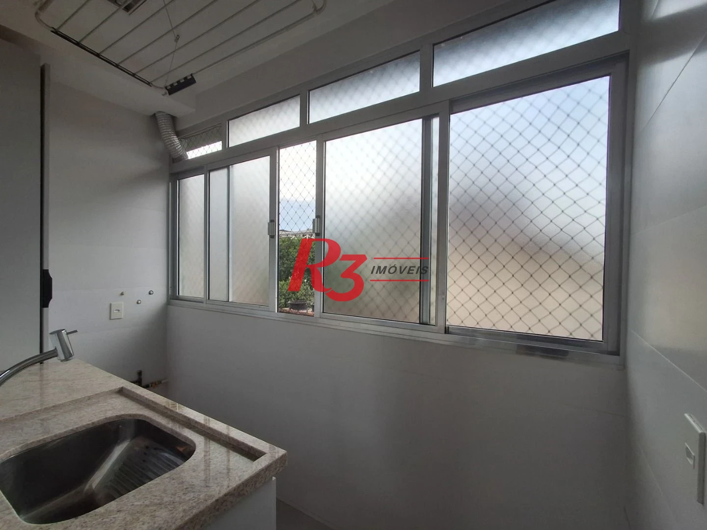 Apartamento com 2 dormitórios para alugar, 70 m² por R$ 3.400,00/mês - Campo Grande - Santos/SP