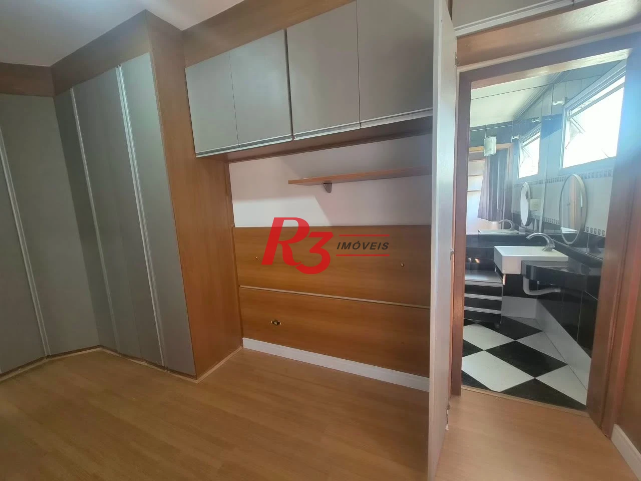 Apartamento com 2 dormitórios à venda, 80 m² por R$ 550.000,00 - Marapé - Santos/SP