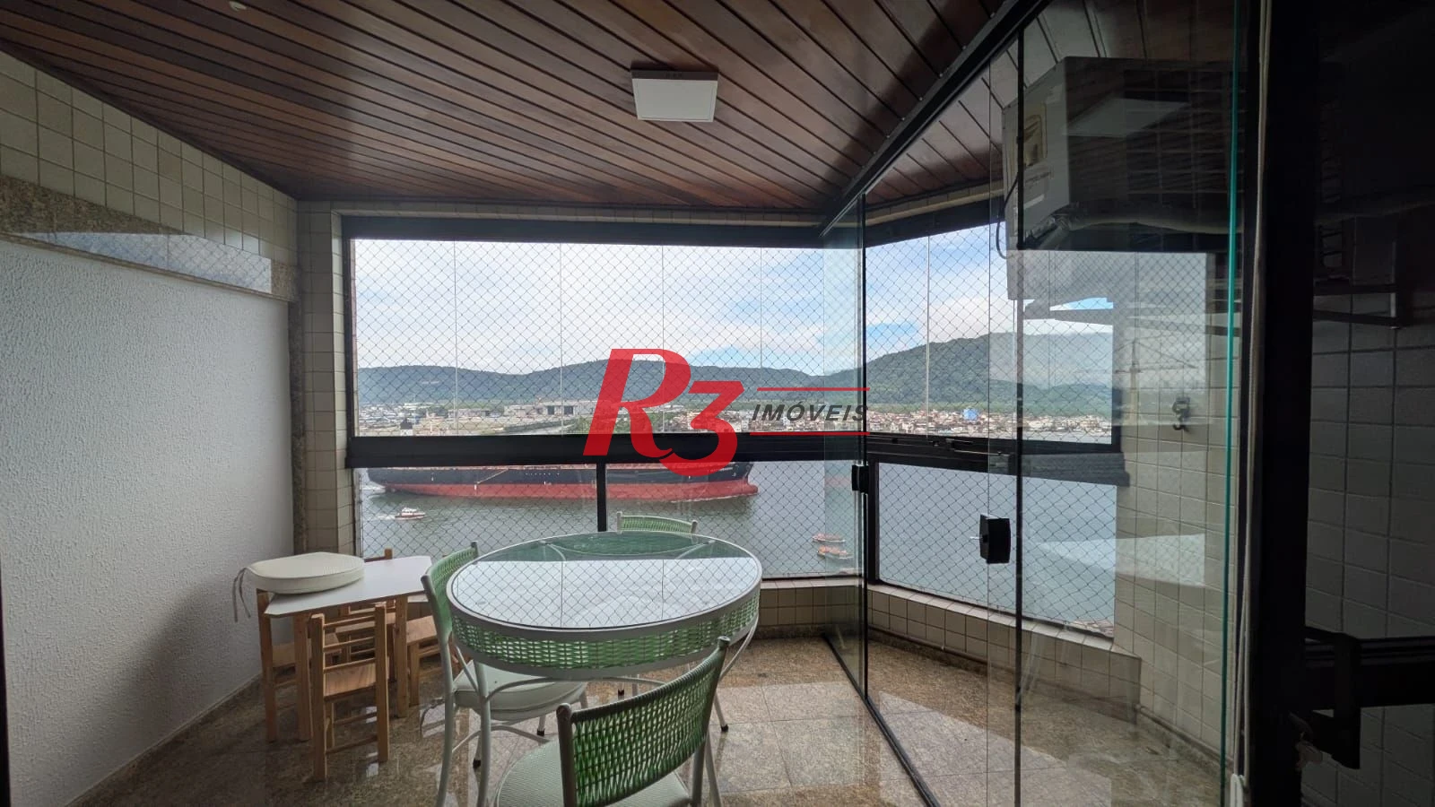 Apartamento com 3 dormitórios à venda, 200 m² por R$ 3.500.000,00 - Ponta da Praia - Santos/SP