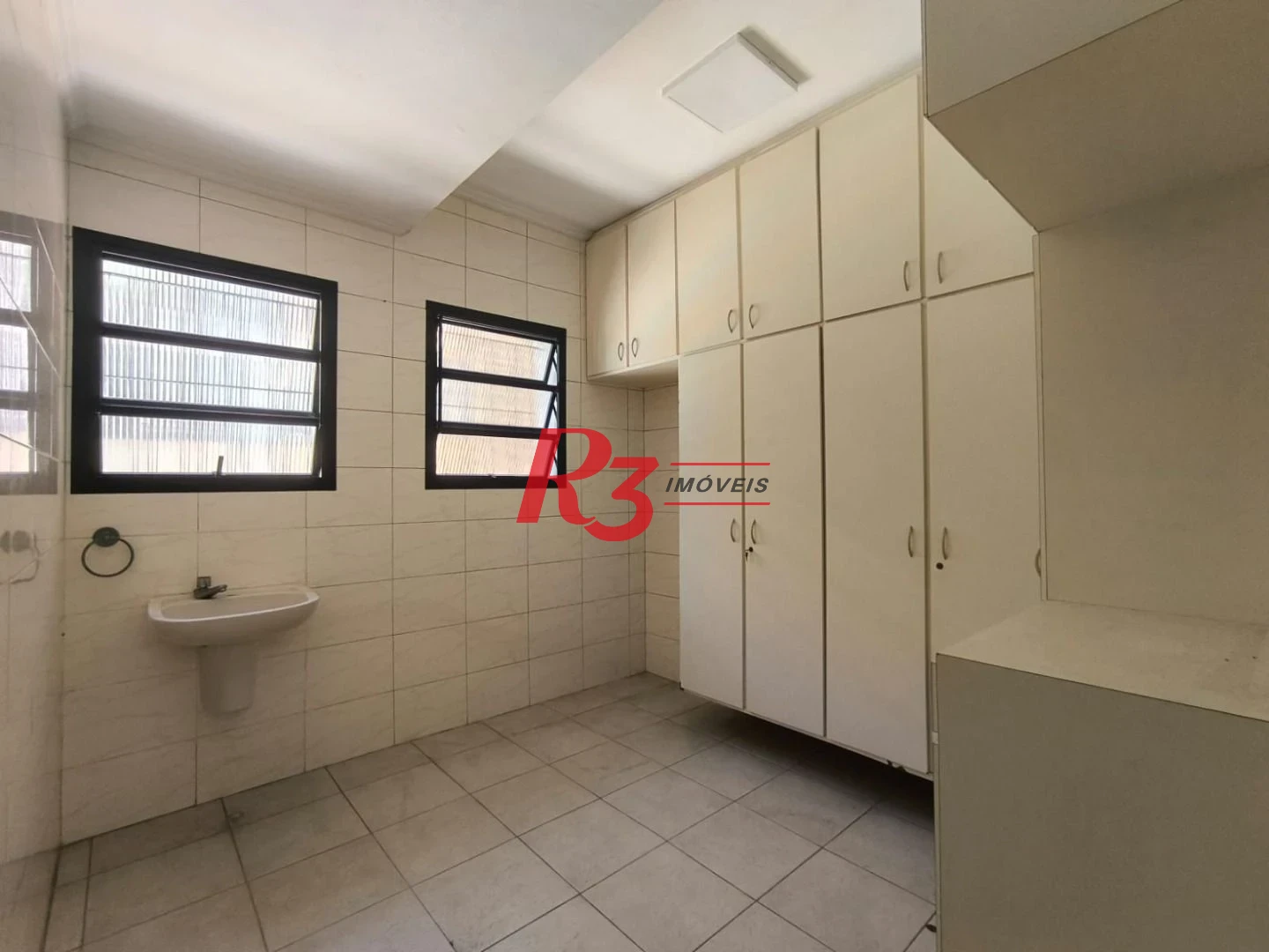 Sobrado com 6 dormitórios para alugar, 481 m² por R$ 24.561,91/mês - Gonzaga - Santos/SP
