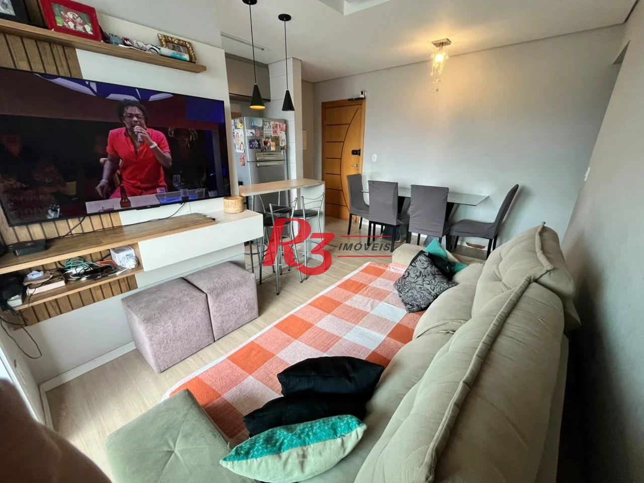 Apartamento com 2 dormitórios à venda, 58 m² por R$ 430.000,00 - Vila Guilhermina - Praia Grande/SP
