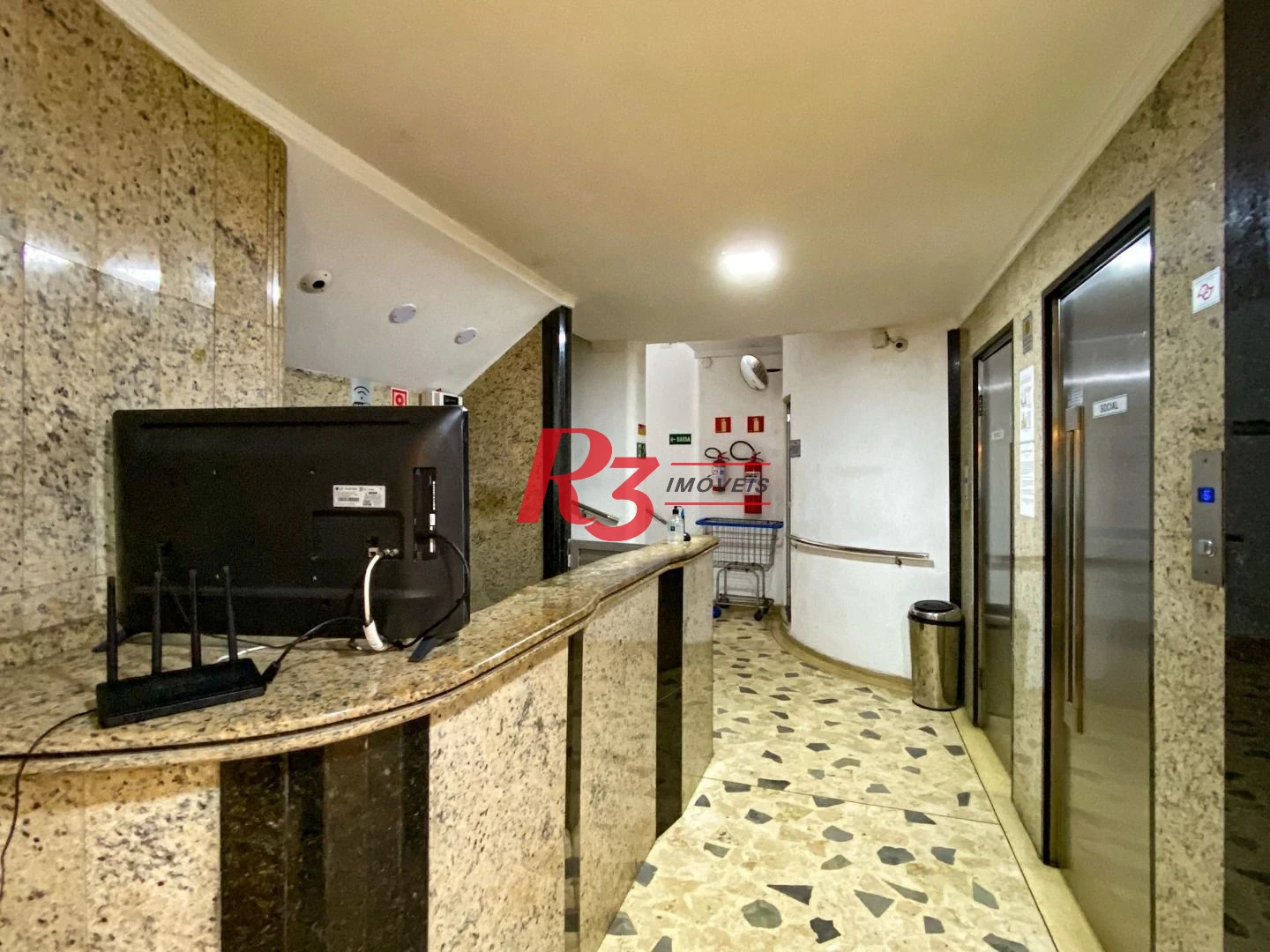 Apartamento com 1 dormitório à venda, 71 m² por R$ 350.000,00 - Centro - São Vicente/SP