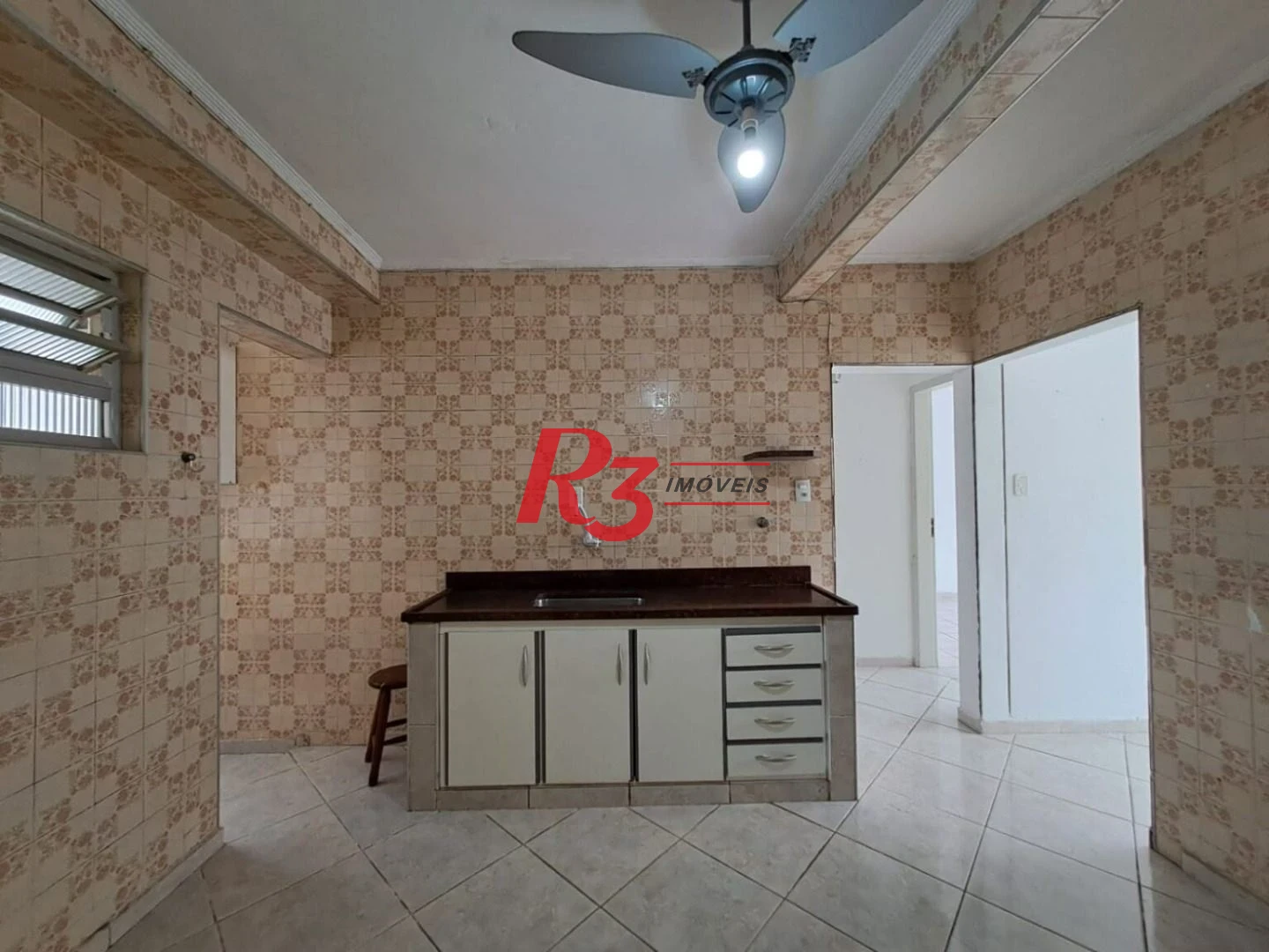 Apartamento com 2 dormitórios à venda, 65 m² por R$ 370.000,00 - José Menino - Santos/SP