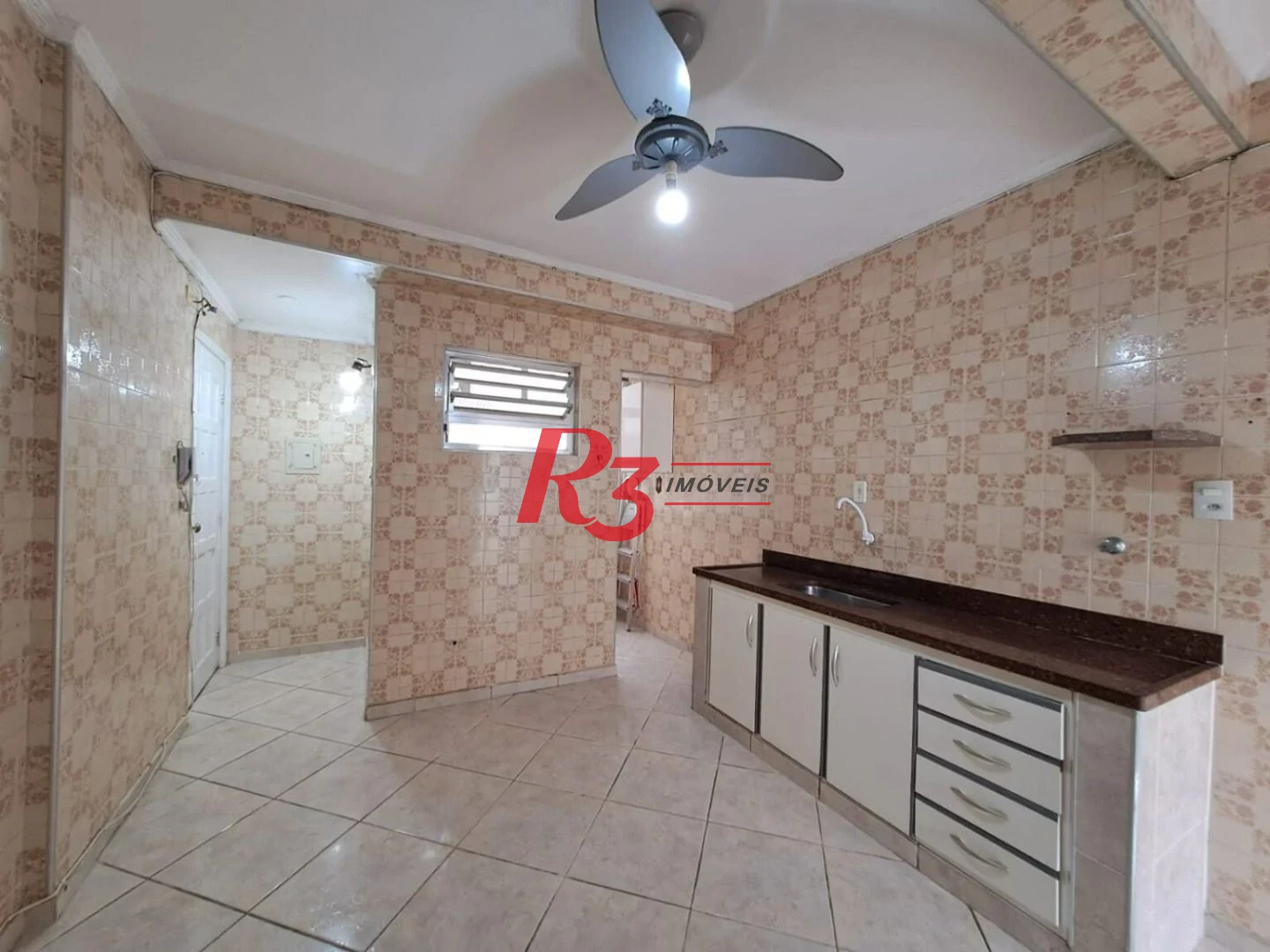 Apartamento com 2 dormitórios à venda, 65 m² por R$ 370.000,00 - José Menino - Santos/SP