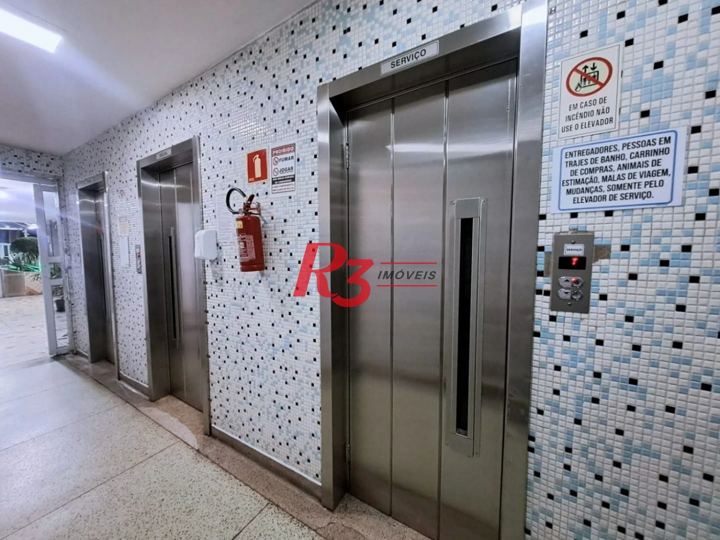 Apartamento com 2 dormitórios à venda, 65 m² por R$ 370.000,00 - José Menino - Santos/SP