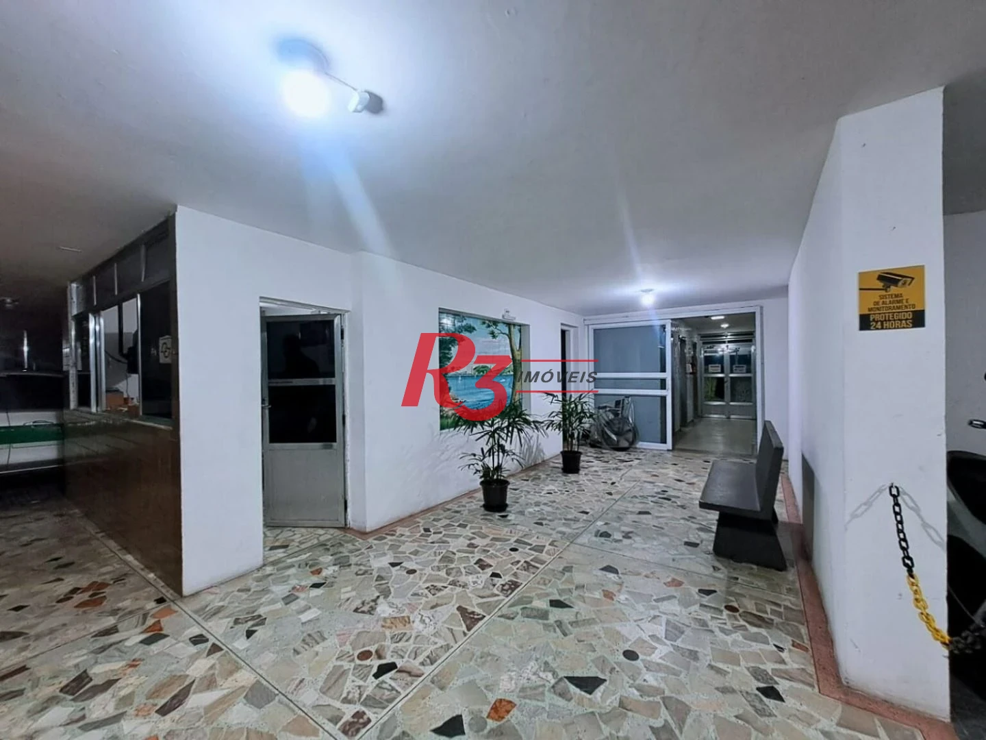Apartamento com 2 dormitórios à venda, 65 m² por R$ 370.000,00 - José Menino - Santos/SP