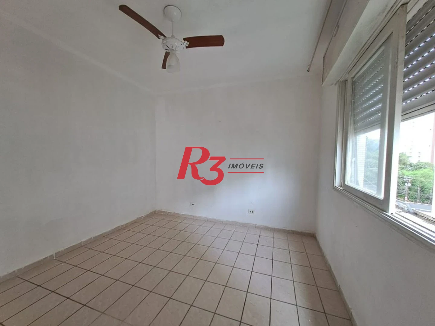 Apartamento com 2 dormitórios à venda, 65 m² por R$ 370.000,00 - José Menino - Santos/SP