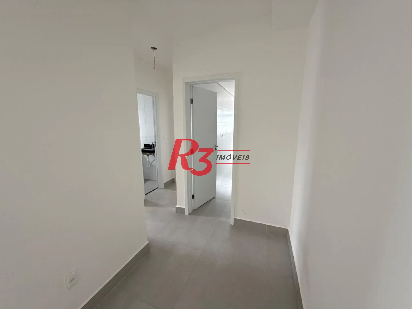 Apartamento com 2 dormitórios à venda, 67 m² por R$ 730.000,00 - Macuco - Santos/SP