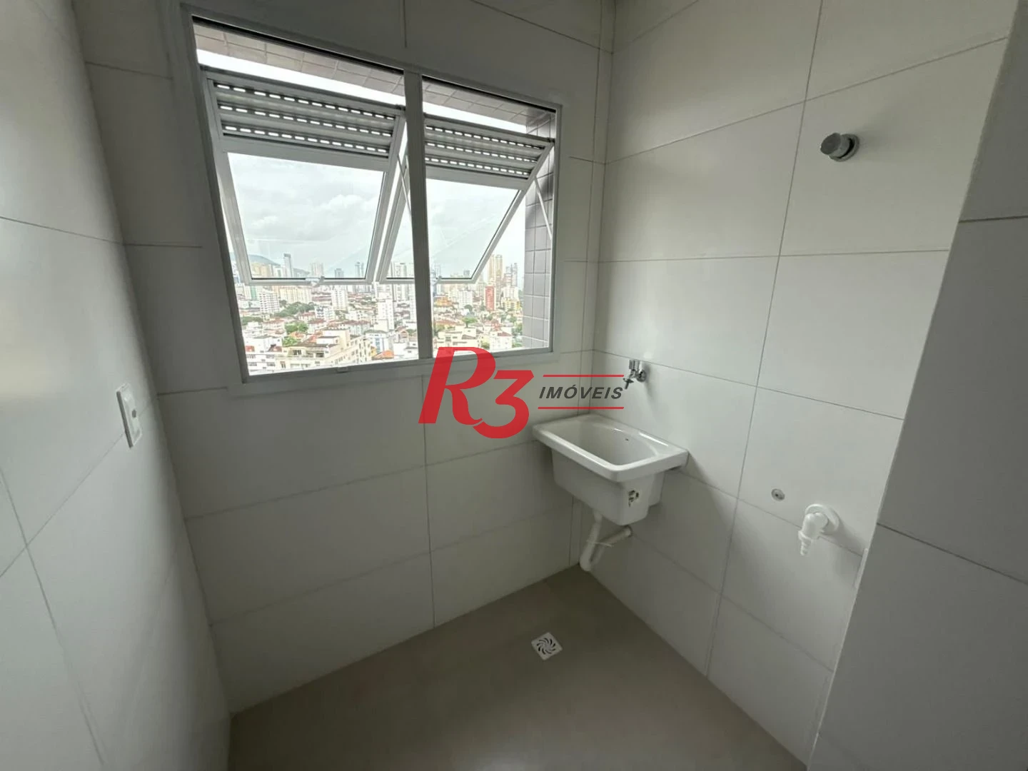 Apartamento com 2 dormitórios à venda, 67 m² por R$ 730.000,00 - Macuco - Santos/SP