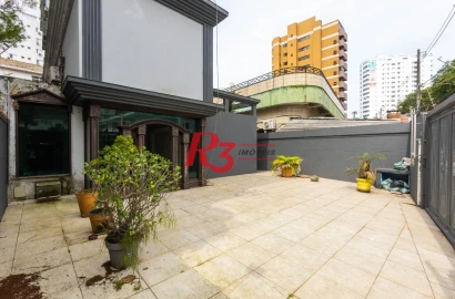Sobrado com 3 dormitórios à venda, 260 m² por R$ 1.810.000,00 - Ponta da Praia - Santos/SP