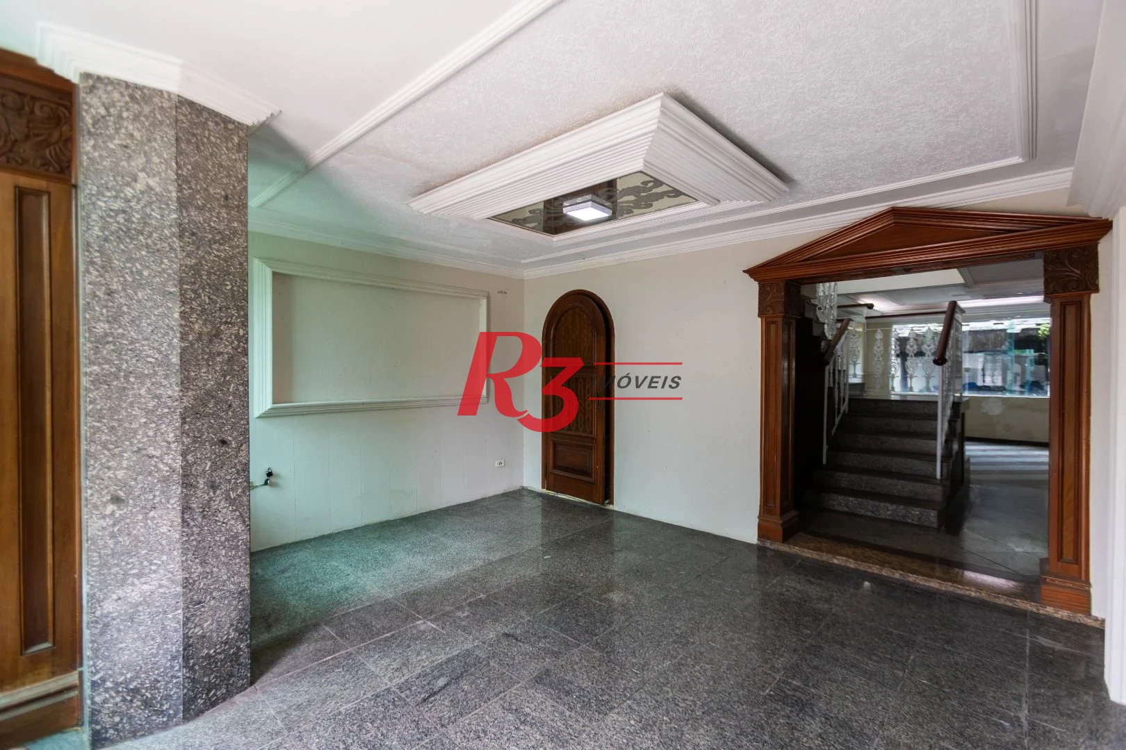 Sobrado com 3 dormitórios à venda, 260 m² por R$ 1.810.000,00 - Ponta da Praia - Santos/SP