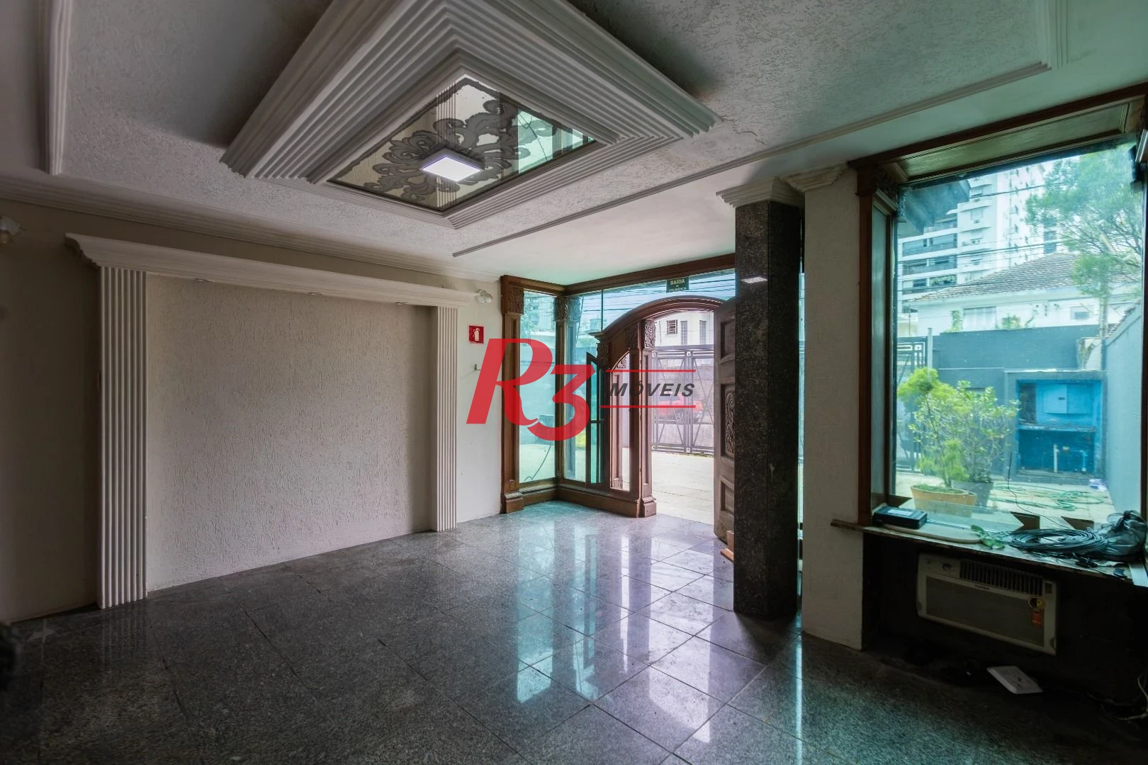 Sobrado com 3 dormitórios à venda, 260 m² por R$ 1.810.000,00 - Ponta da Praia - Santos/SP