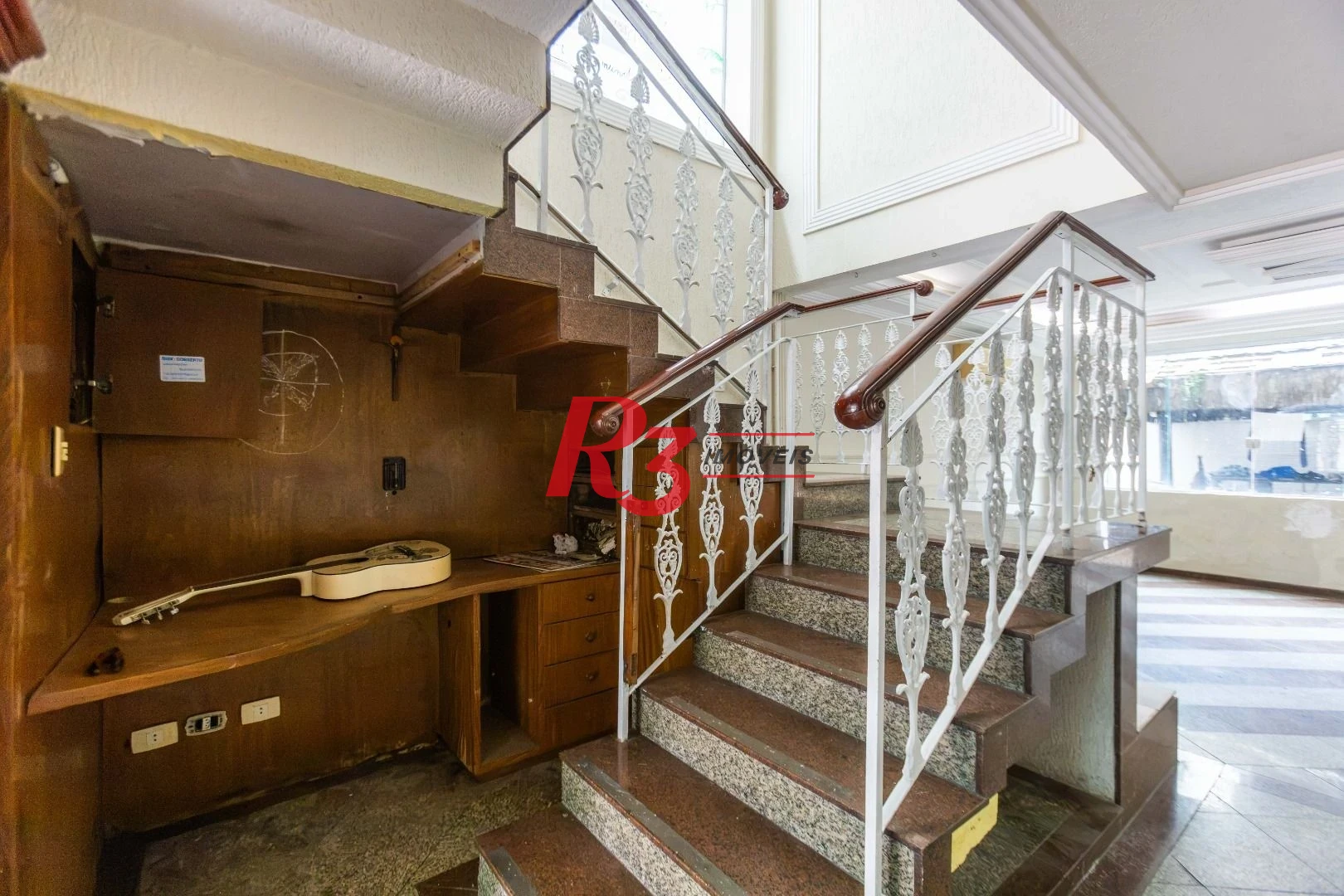 Sobrado com 3 dormitórios à venda, 260 m² por R$ 1.810.000,00 - Ponta da Praia - Santos/SP