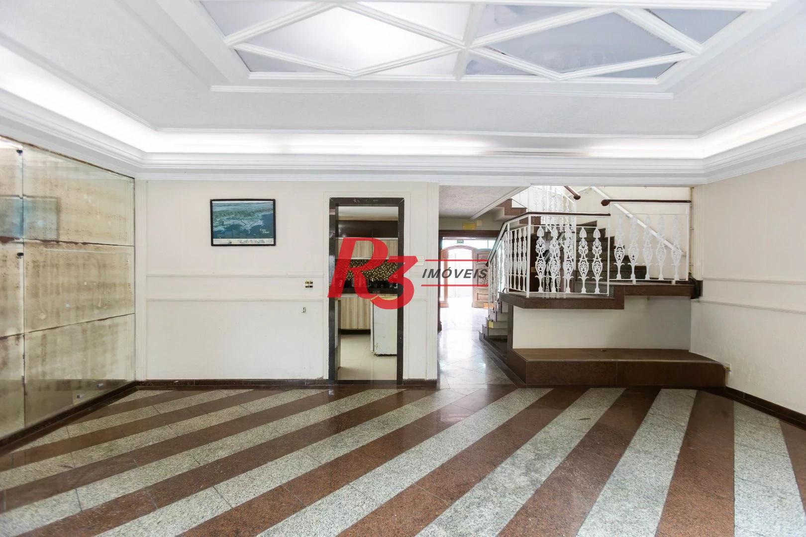 Sobrado com 3 dormitórios à venda, 260 m² por R$ 1.810.000,00 - Ponta da Praia - Santos/SP