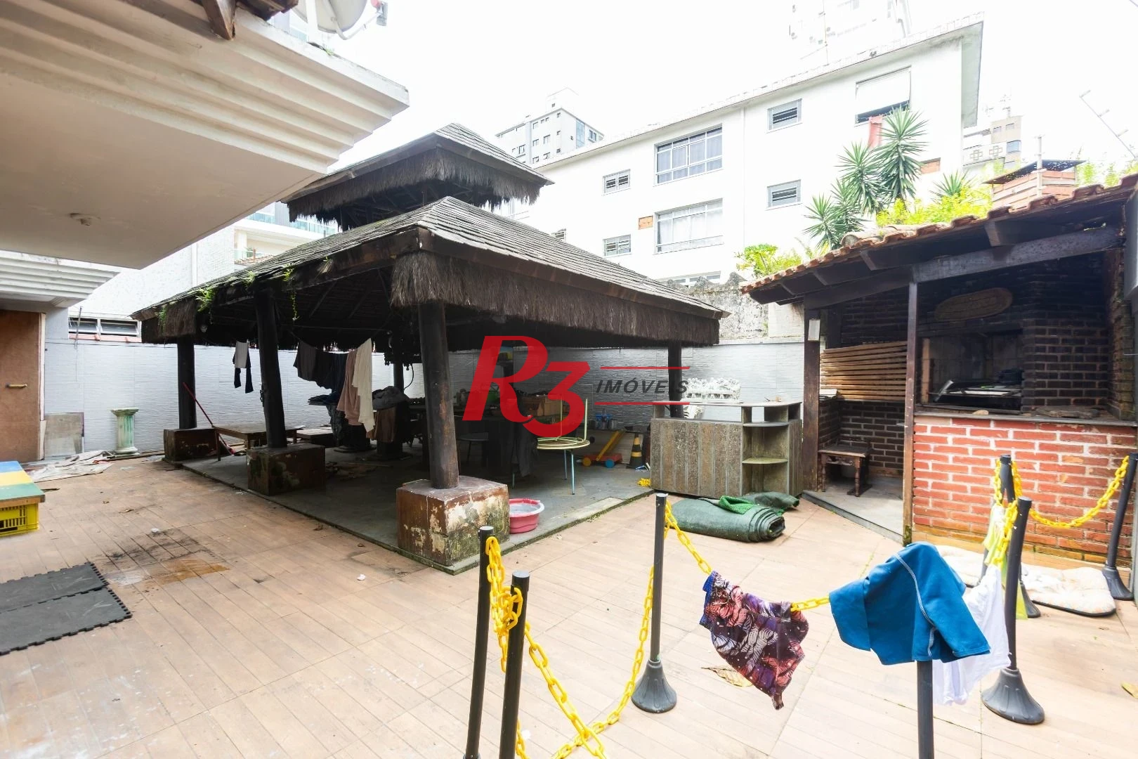 Sobrado com 3 dormitórios à venda, 260 m² por R$ 1.810.000,00 - Ponta da Praia - Santos/SP