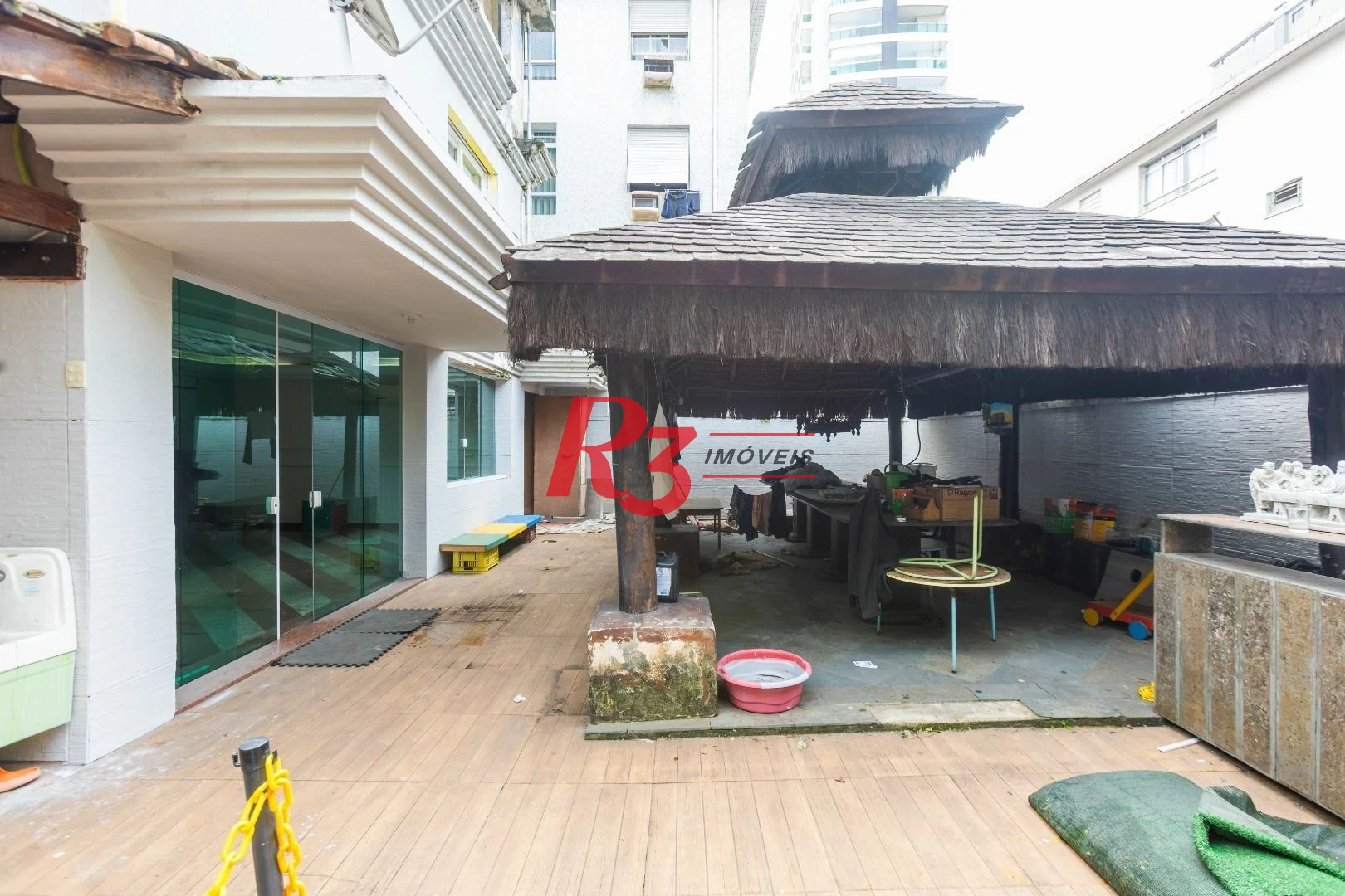 Sobrado com 3 dormitórios à venda, 260 m² por R$ 1.810.000,00 - Ponta da Praia - Santos/SP
