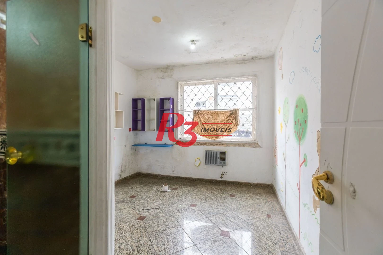 Sobrado com 3 dormitórios à venda, 260 m² por R$ 1.810.000,00 - Ponta da Praia - Santos/SP
