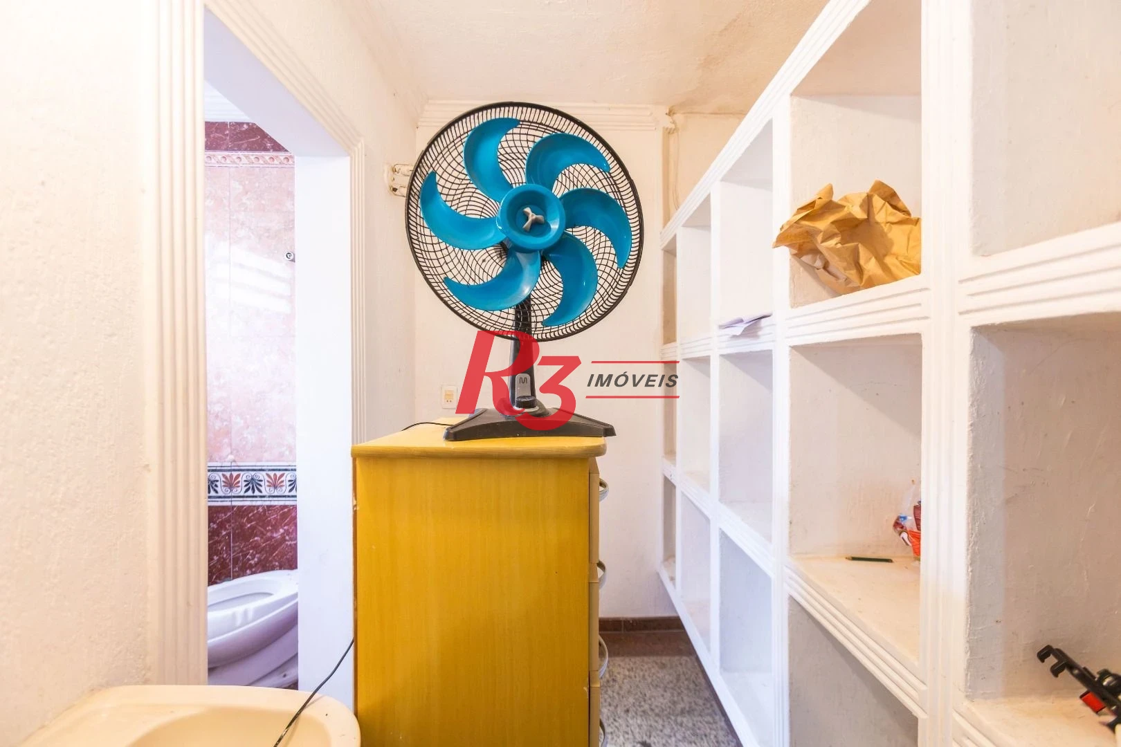 Sobrado com 3 dormitórios à venda, 260 m² por R$ 1.810.000,00 - Ponta da Praia - Santos/SP