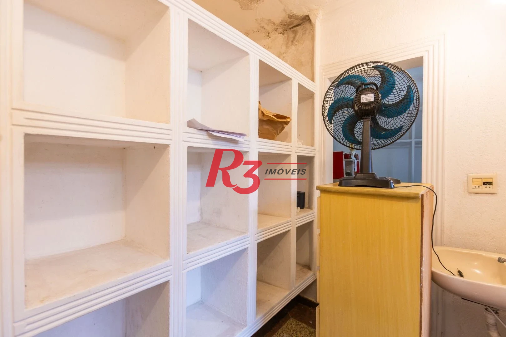 Sobrado com 3 dormitórios à venda, 260 m² por R$ 1.810.000,00 - Ponta da Praia - Santos/SP