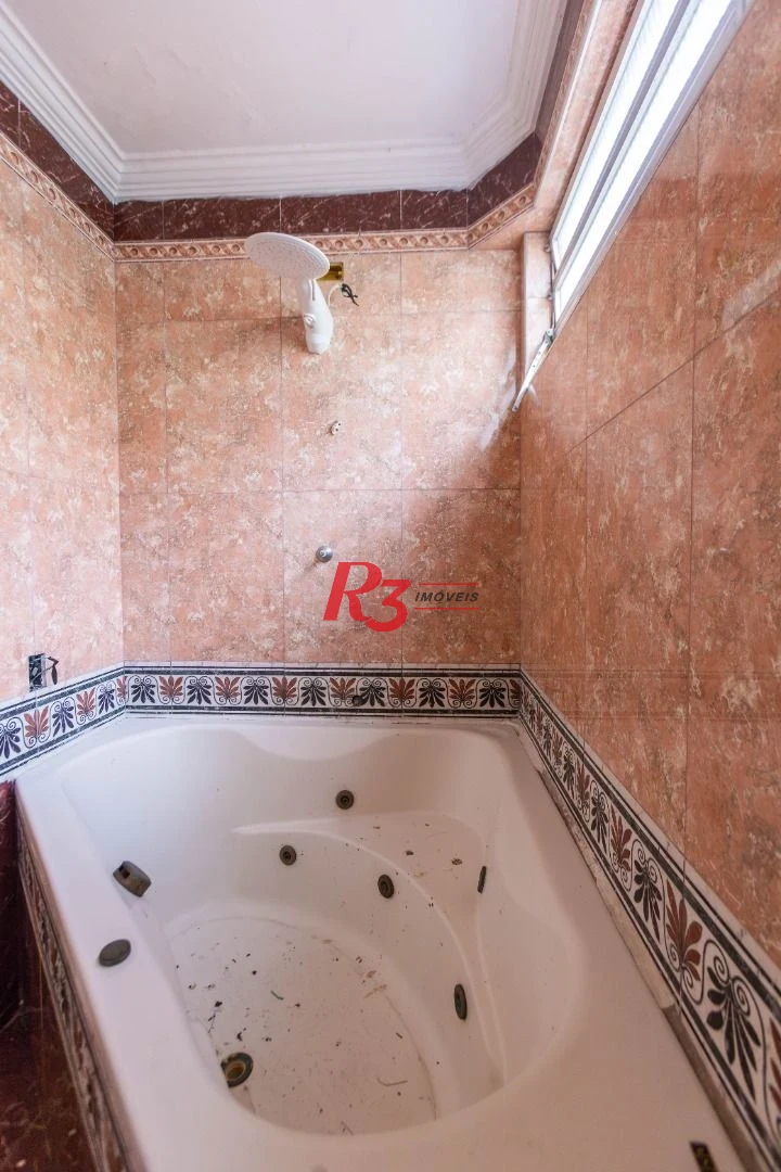 Sobrado com 3 dormitórios à venda, 260 m² por R$ 1.810.000,00 - Ponta da Praia - Santos/SP