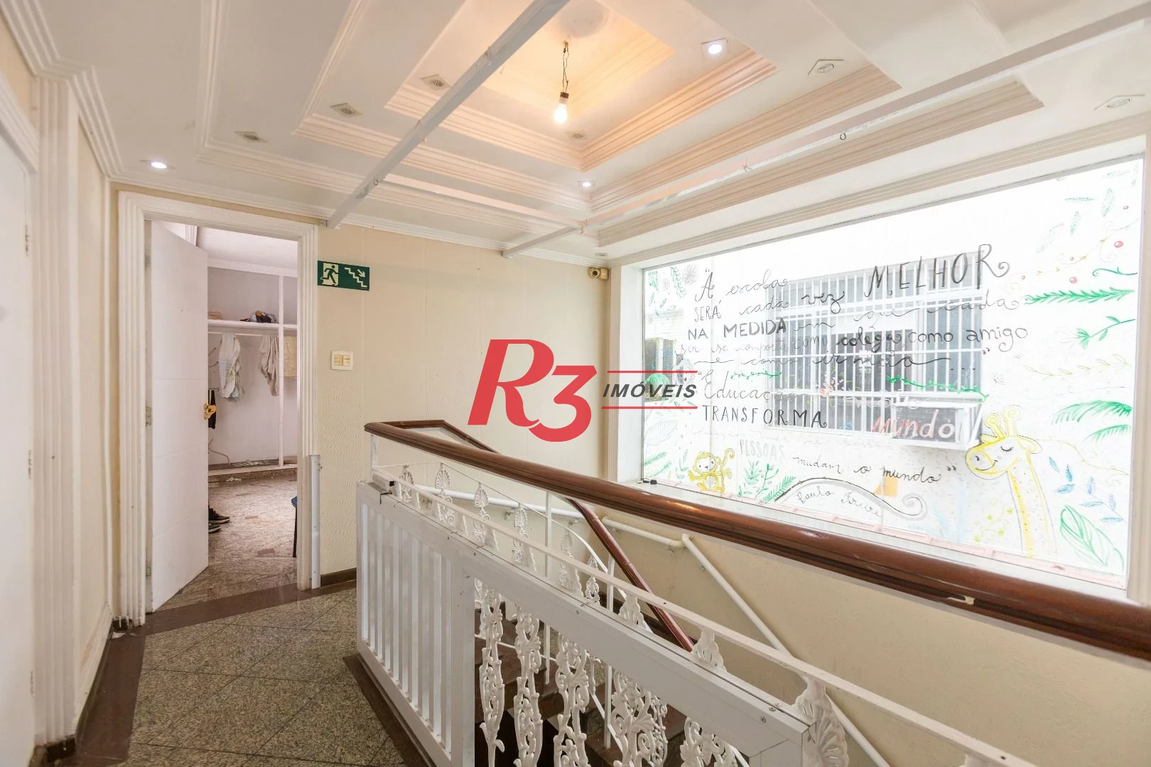 Sobrado com 3 dormitórios à venda, 260 m² por R$ 1.810.000,00 - Ponta da Praia - Santos/SP