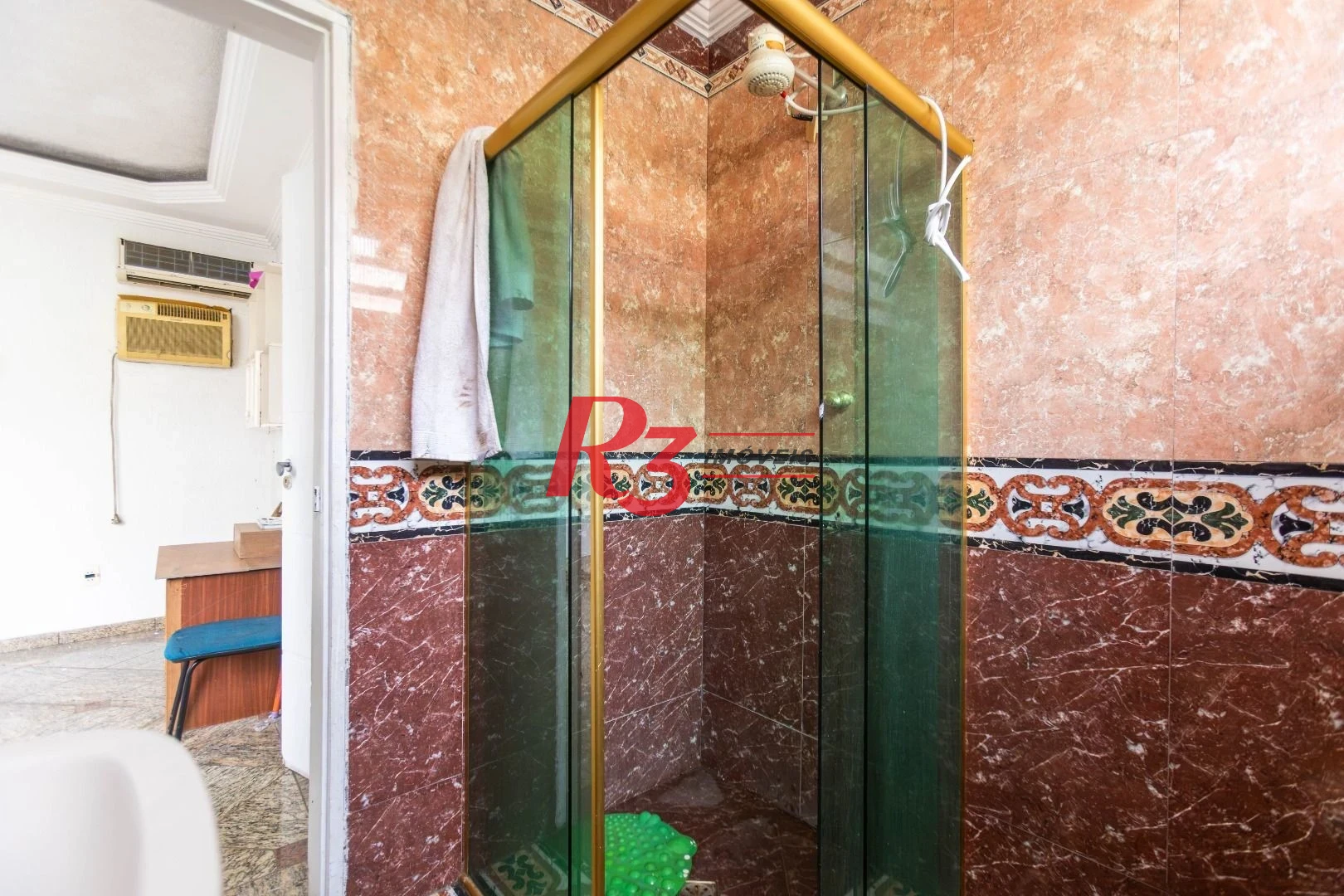Sobrado com 3 dormitórios à venda, 260 m² por R$ 1.810.000,00 - Ponta da Praia - Santos/SP