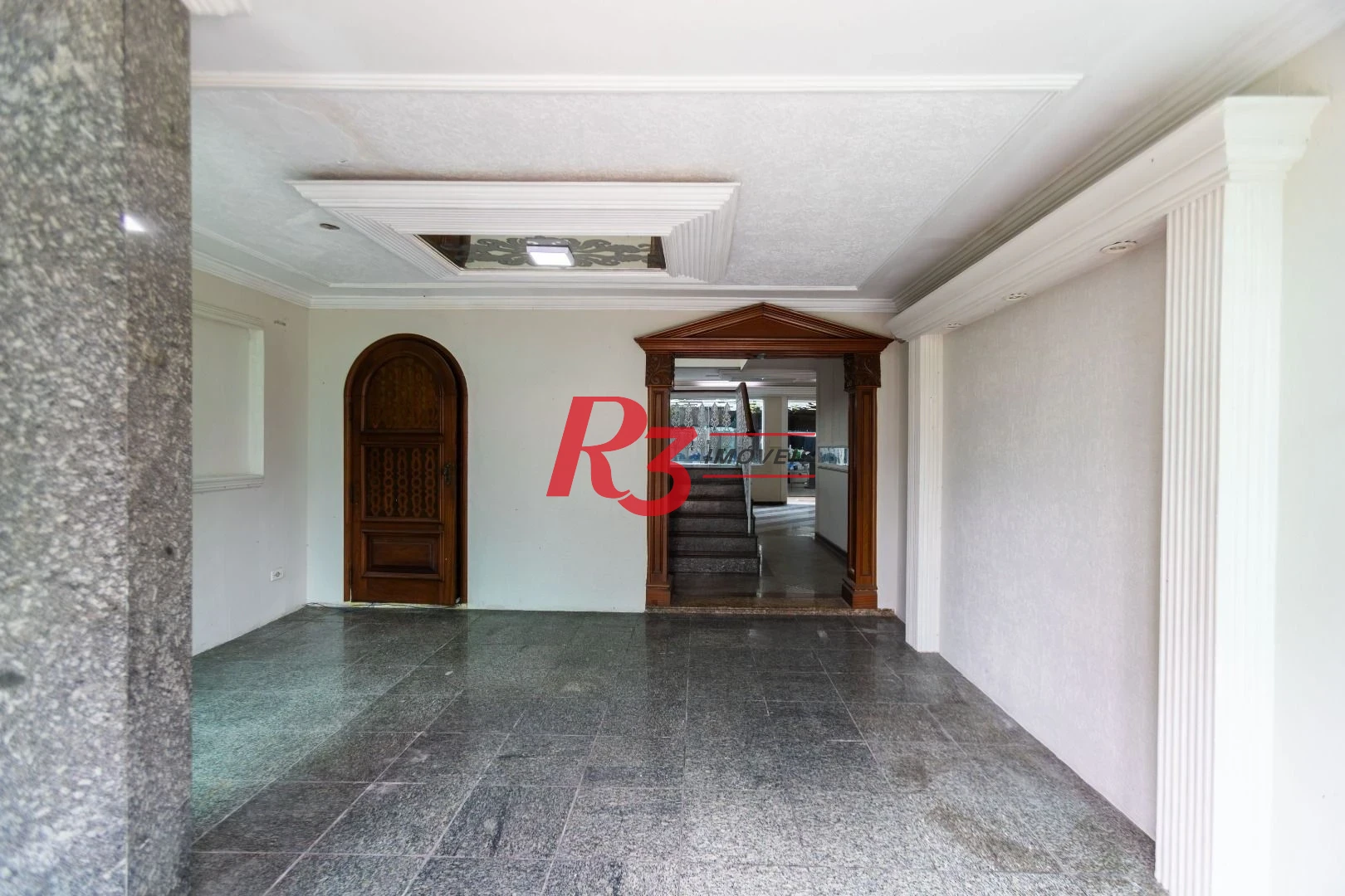 Sobrado com 3 dormitórios à venda, 260 m² por R$ 1.810.000,00 - Ponta da Praia - Santos/SP