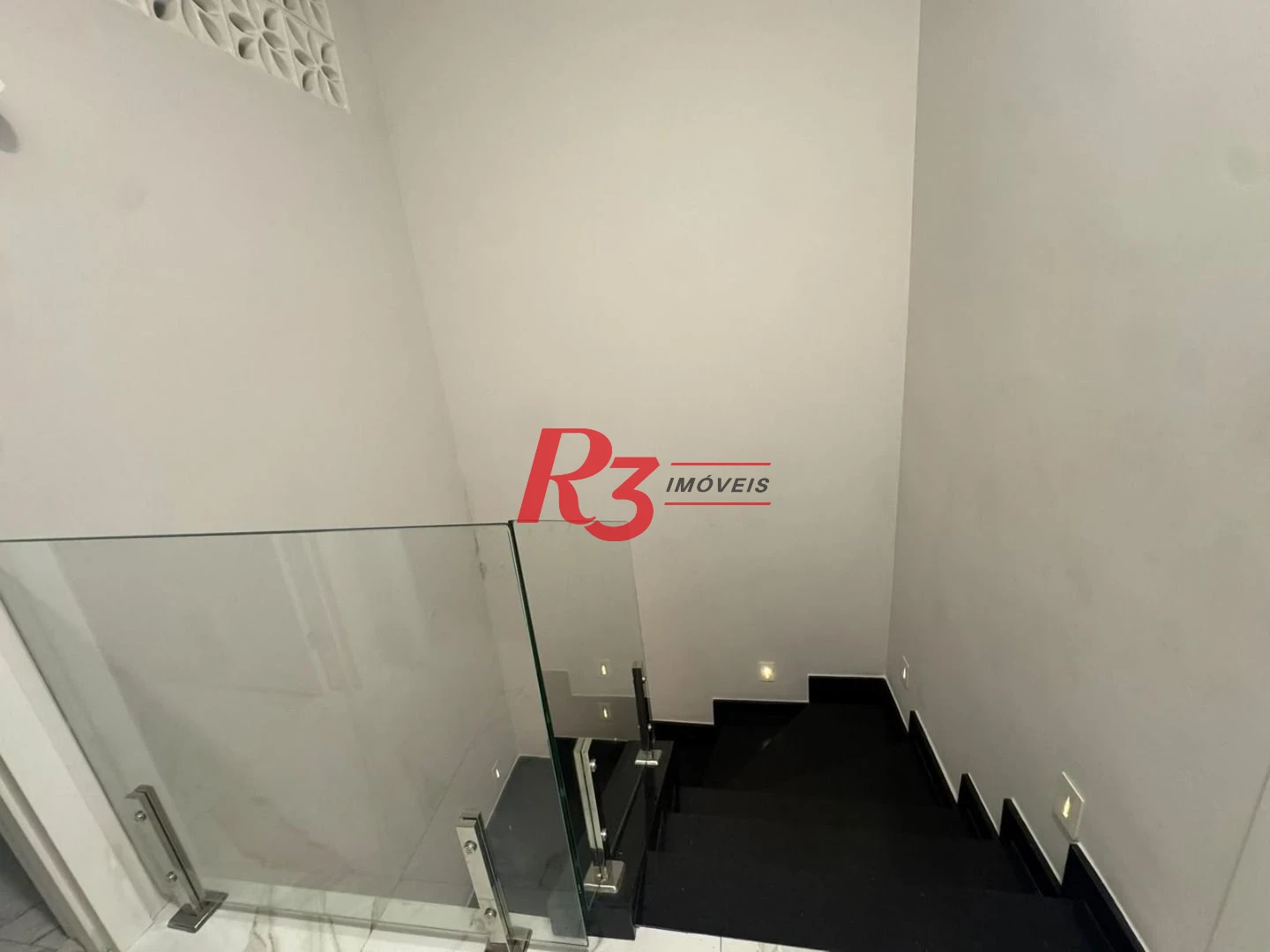 Casa com 3 dormitórios à venda, 190 m² por R$ 2.300.000,00 - Gonzaga - Santos/SP