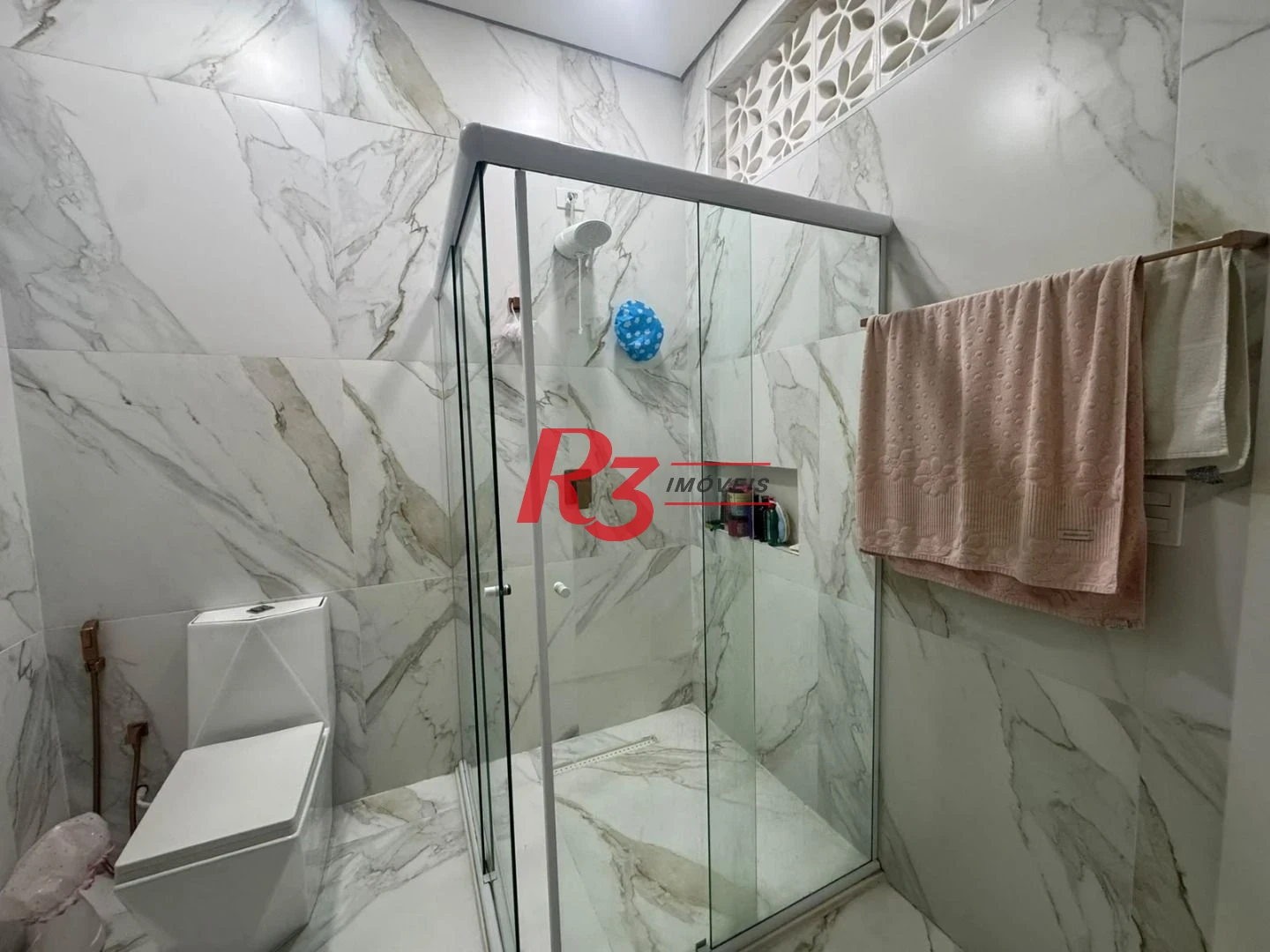 Casa com 3 dormitórios à venda, 190 m² por R$ 2.300.000,00 - Gonzaga - Santos/SP