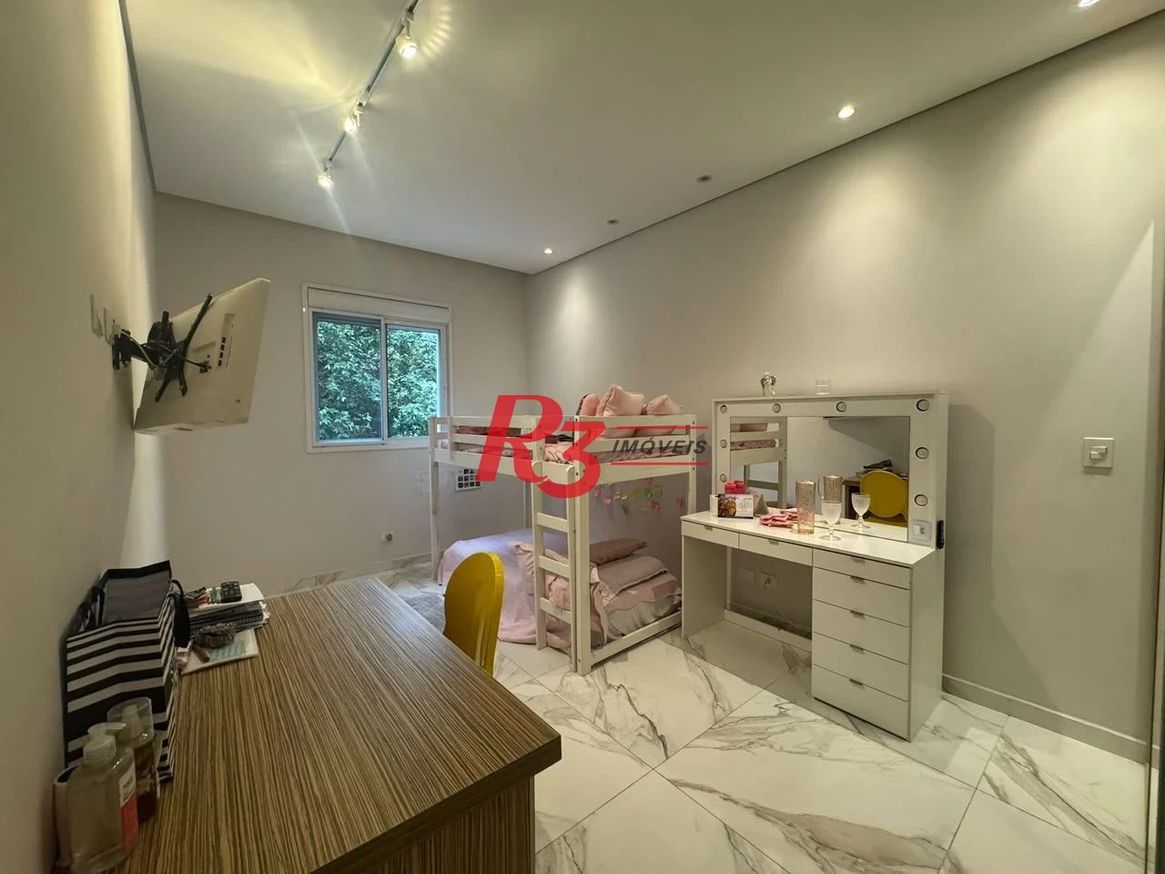 Casa com 3 dormitórios à venda, 190 m² por R$ 2.300.000,00 - Gonzaga - Santos/SP