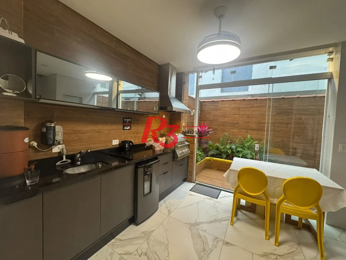 Casa com 3 dormitórios à venda, 190 m² por R$ 2.300.000,00 - Gonzaga - Santos/SP