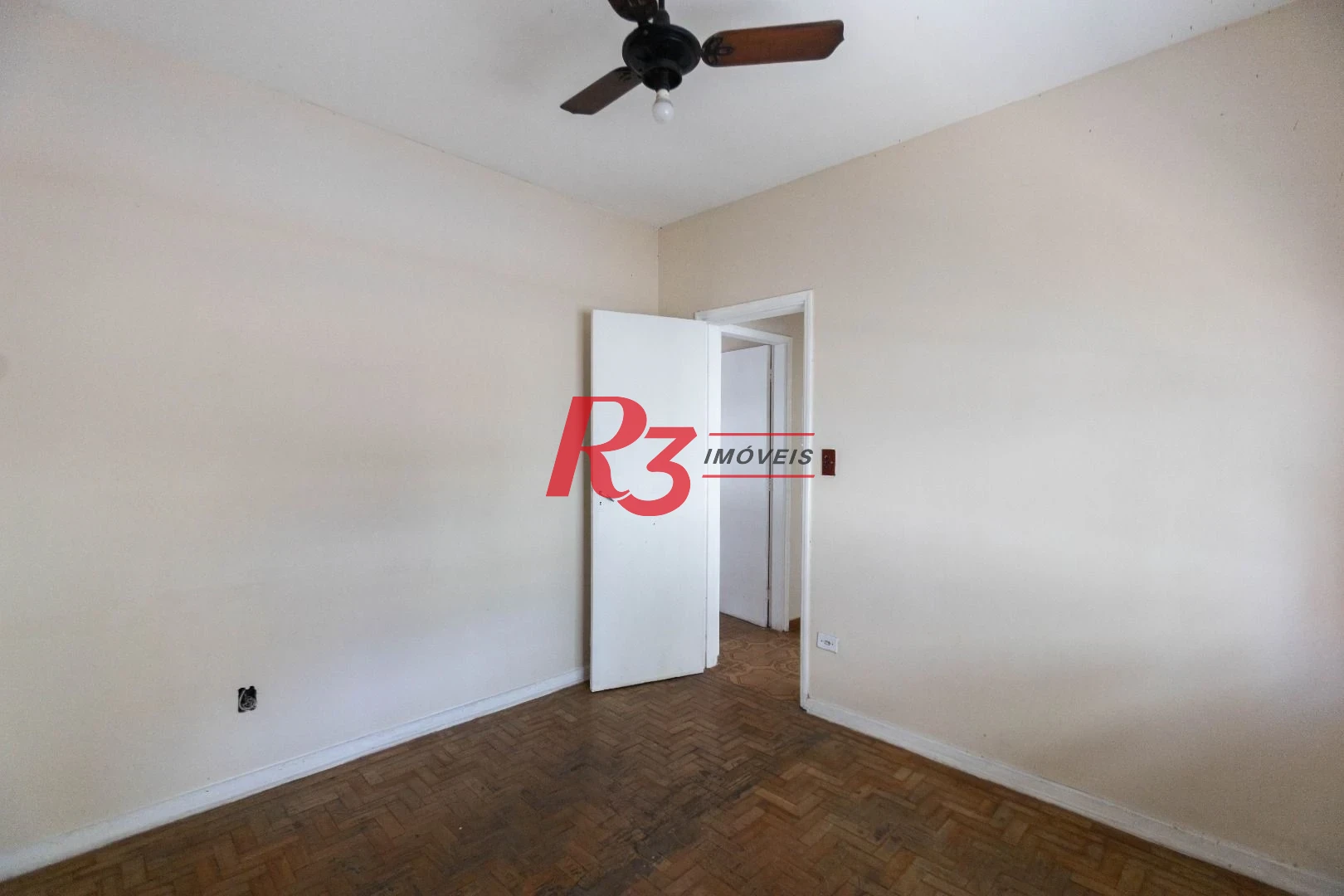 Apartamento com 2 dormitórios à venda, 80 m² por R$ 340.000,00 - Boqueirão - Santos/SP