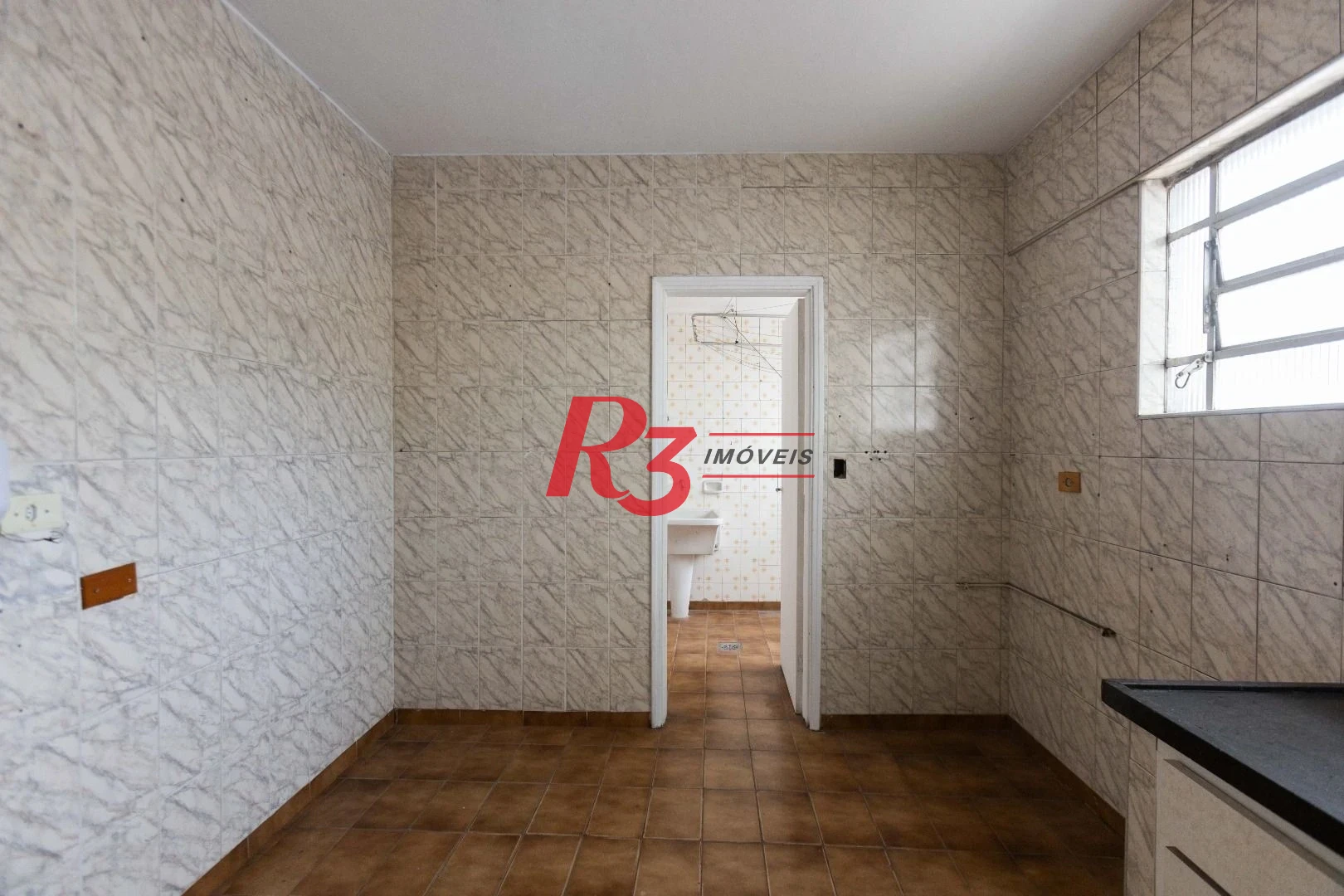 Apartamento com 2 dormitórios à venda, 80 m² por R$ 340.000,00 - Boqueirão - Santos/SP