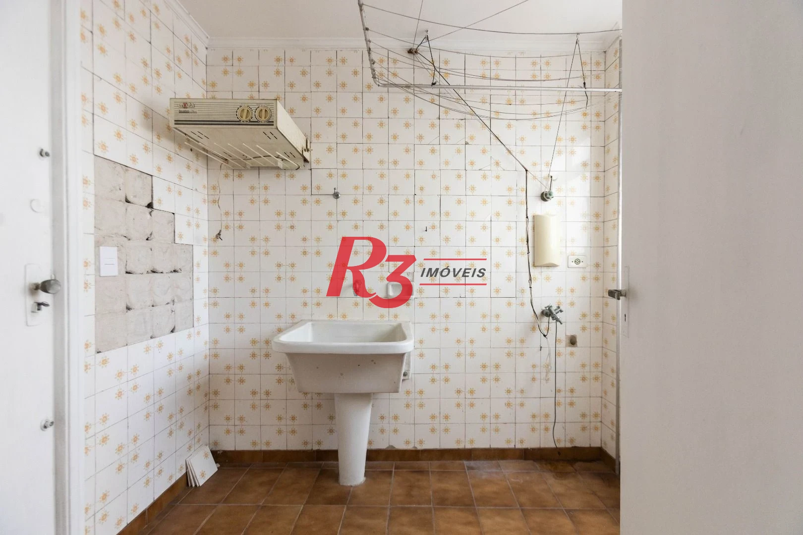 Apartamento com 2 dormitórios à venda, 80 m² por R$ 340.000,00 - Boqueirão - Santos/SP