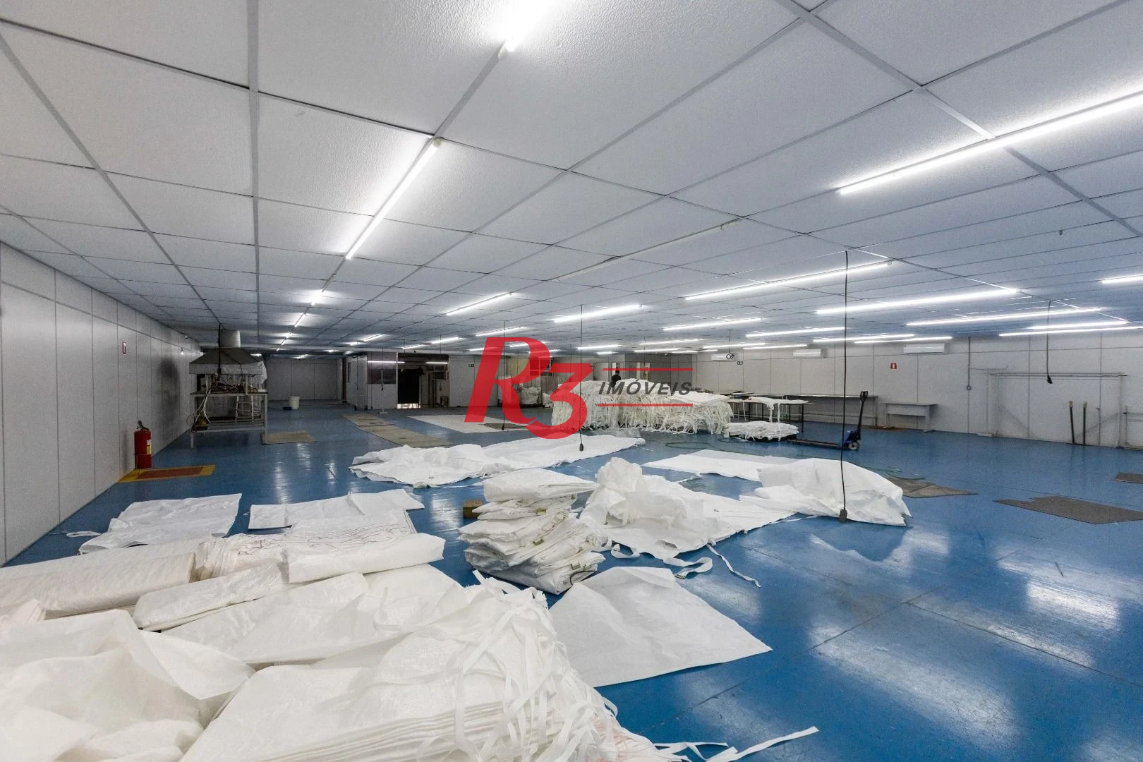 Galpão para alugar, 1000 m² por R$ 40.000,00/mês - Valongo - Santos/SP