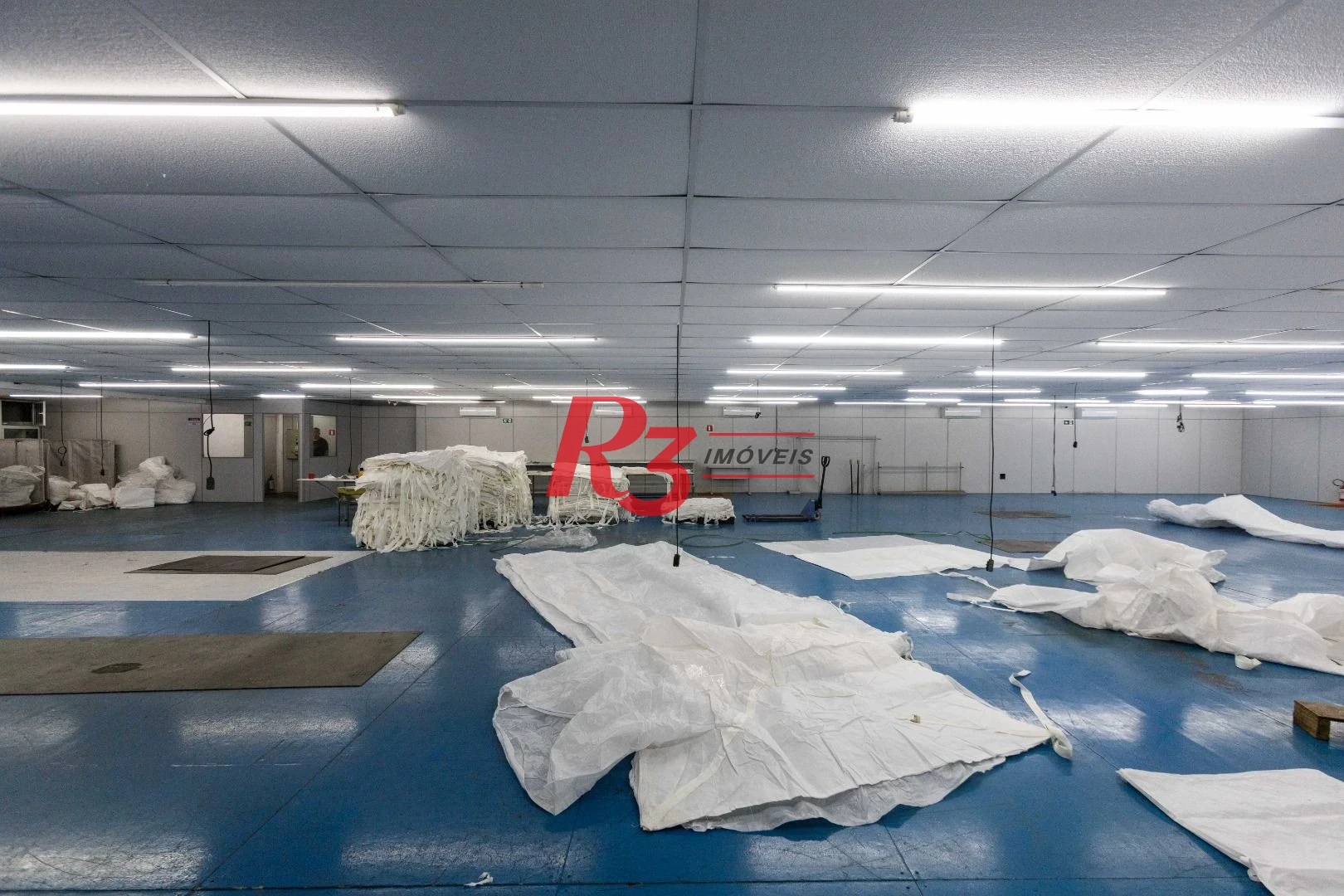 Galpão para alugar, 1000 m² por R$ 40.000,00/mês - Valongo - Santos/SP