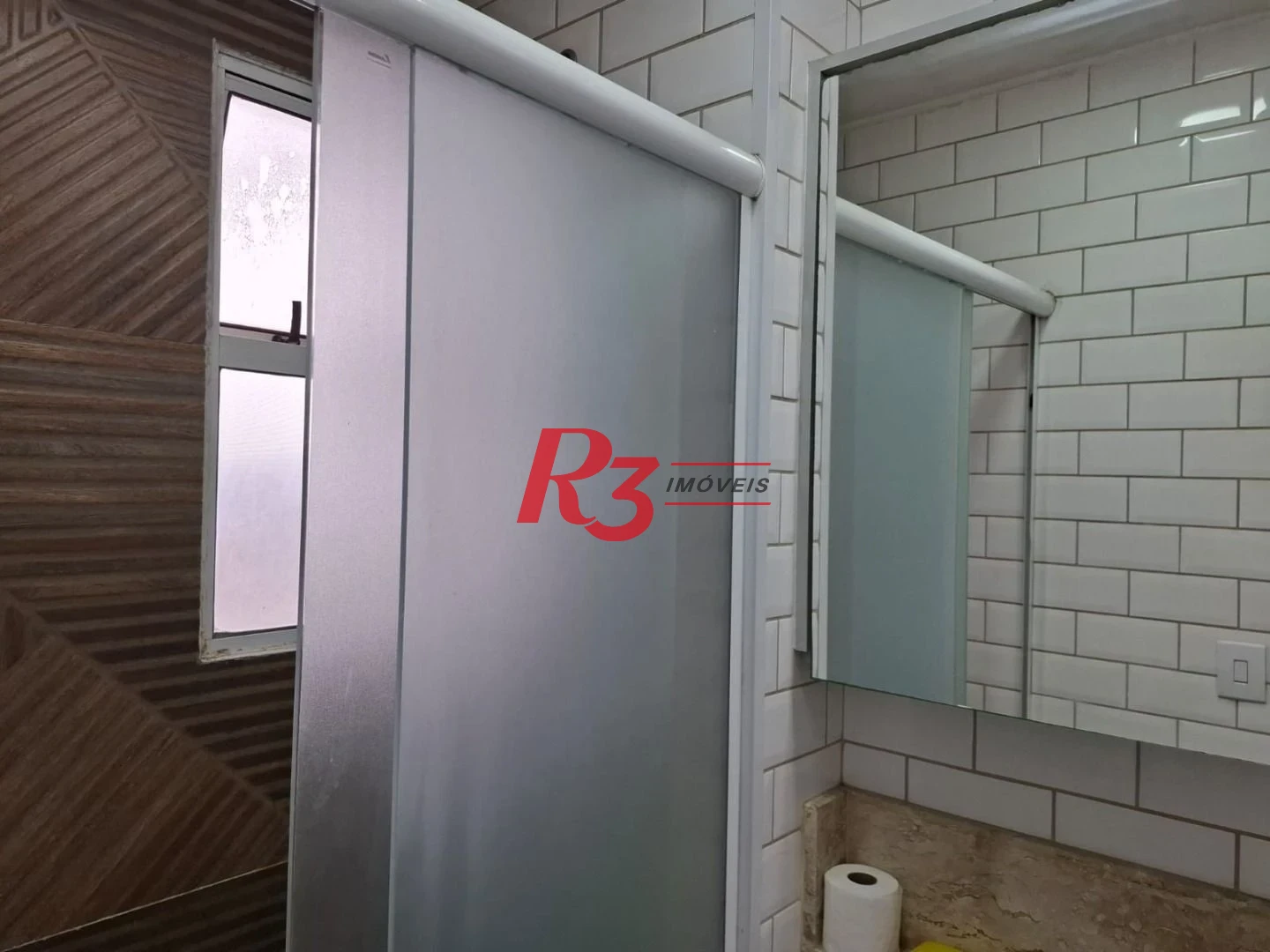 Apartamento com 2 dormitórios à venda, 53 m² por R$ 389.000,00 - Areia Branca - Santos/SP