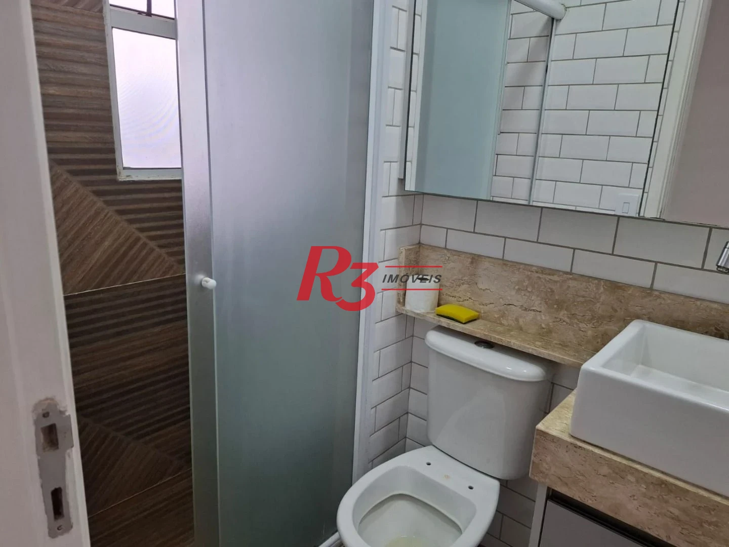 Apartamento com 2 dormitórios à venda, 53 m² por R$ 389.000,00 - Areia Branca - Santos/SP