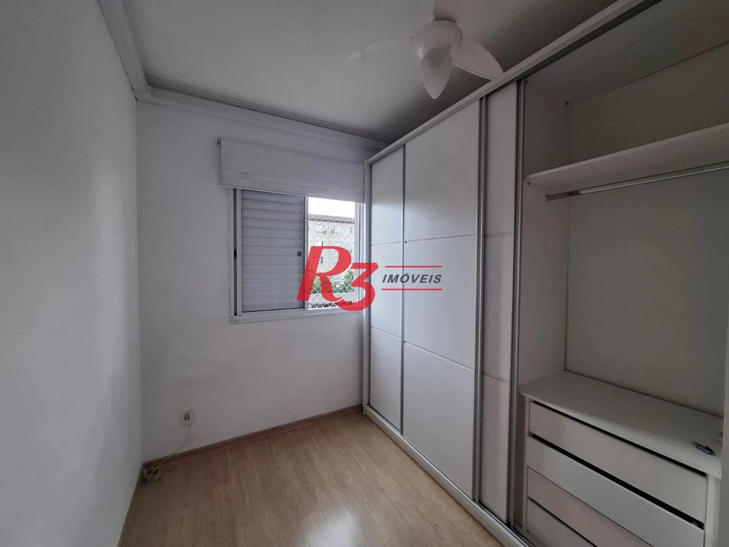 Apartamento com 2 dormitórios à venda, 53 m² por R$ 389.000,00 - Areia Branca - Santos/SP