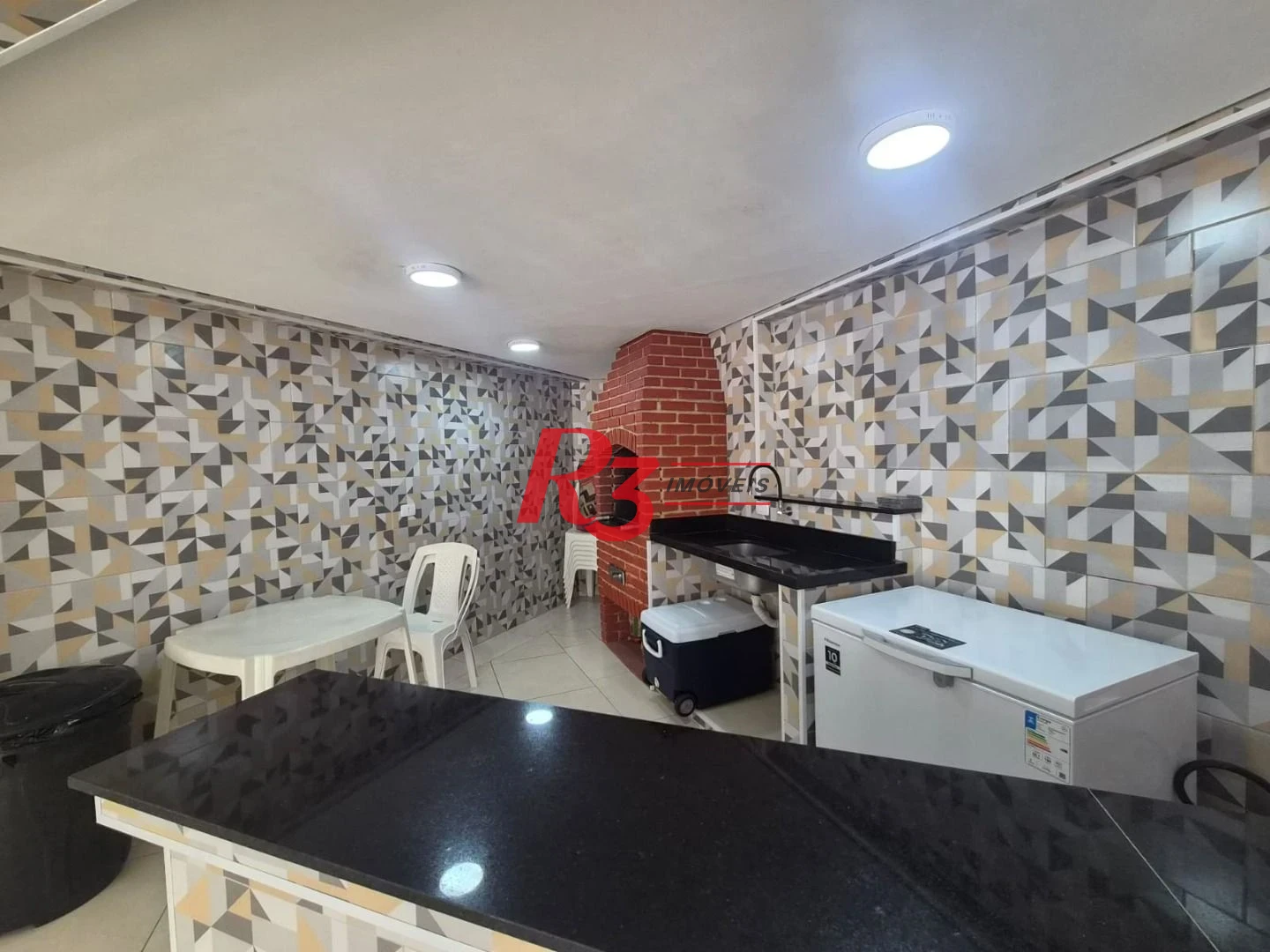 Apartamento com 2 dormitórios à venda, 62 m² por R$ 680.000,00 - Aparecida - Santos/SP