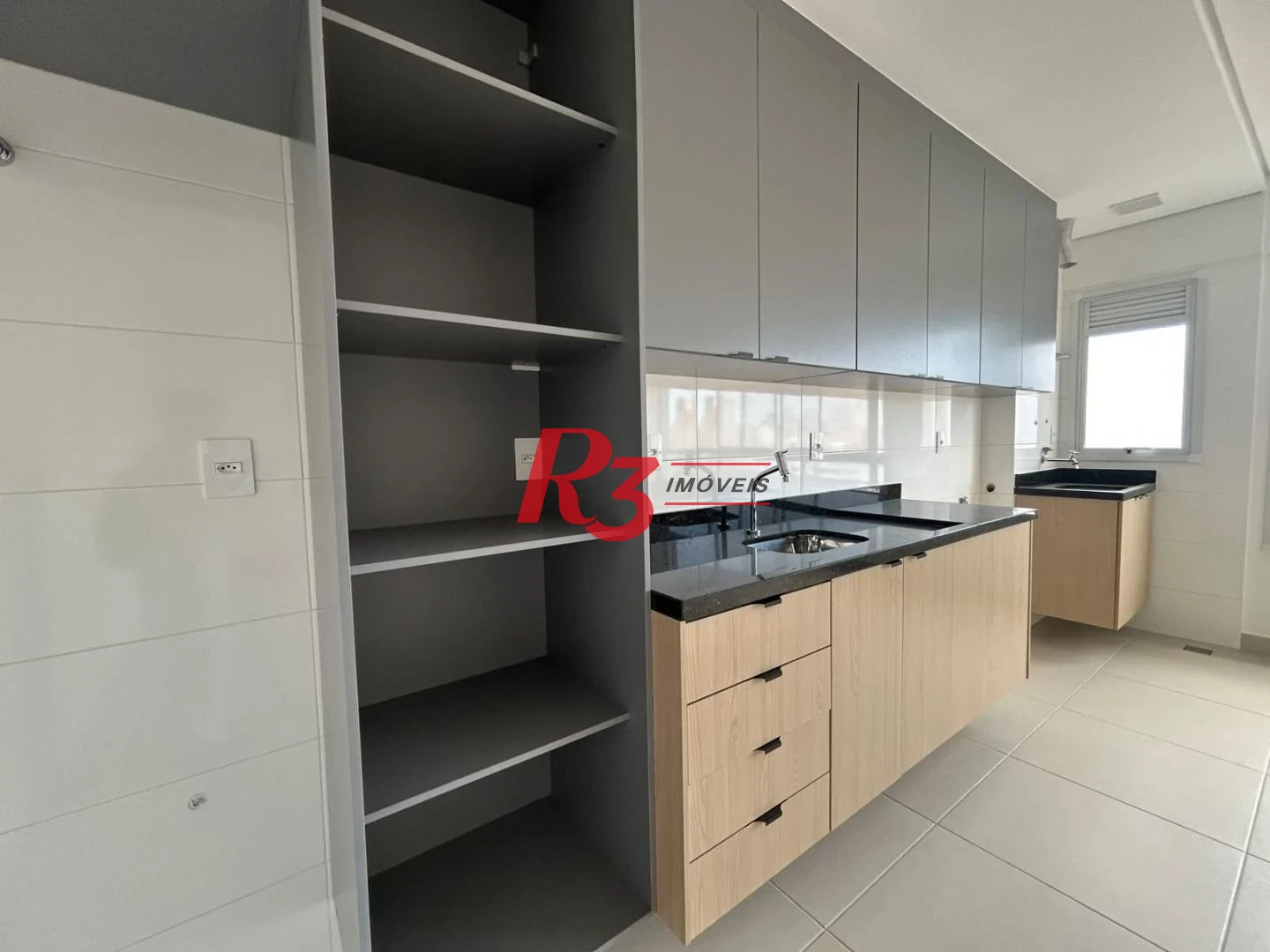Apartamento com 2 dormitórios à venda, 55 m² por R$ 650.000,00 - Campo Grande - Santos/SP
