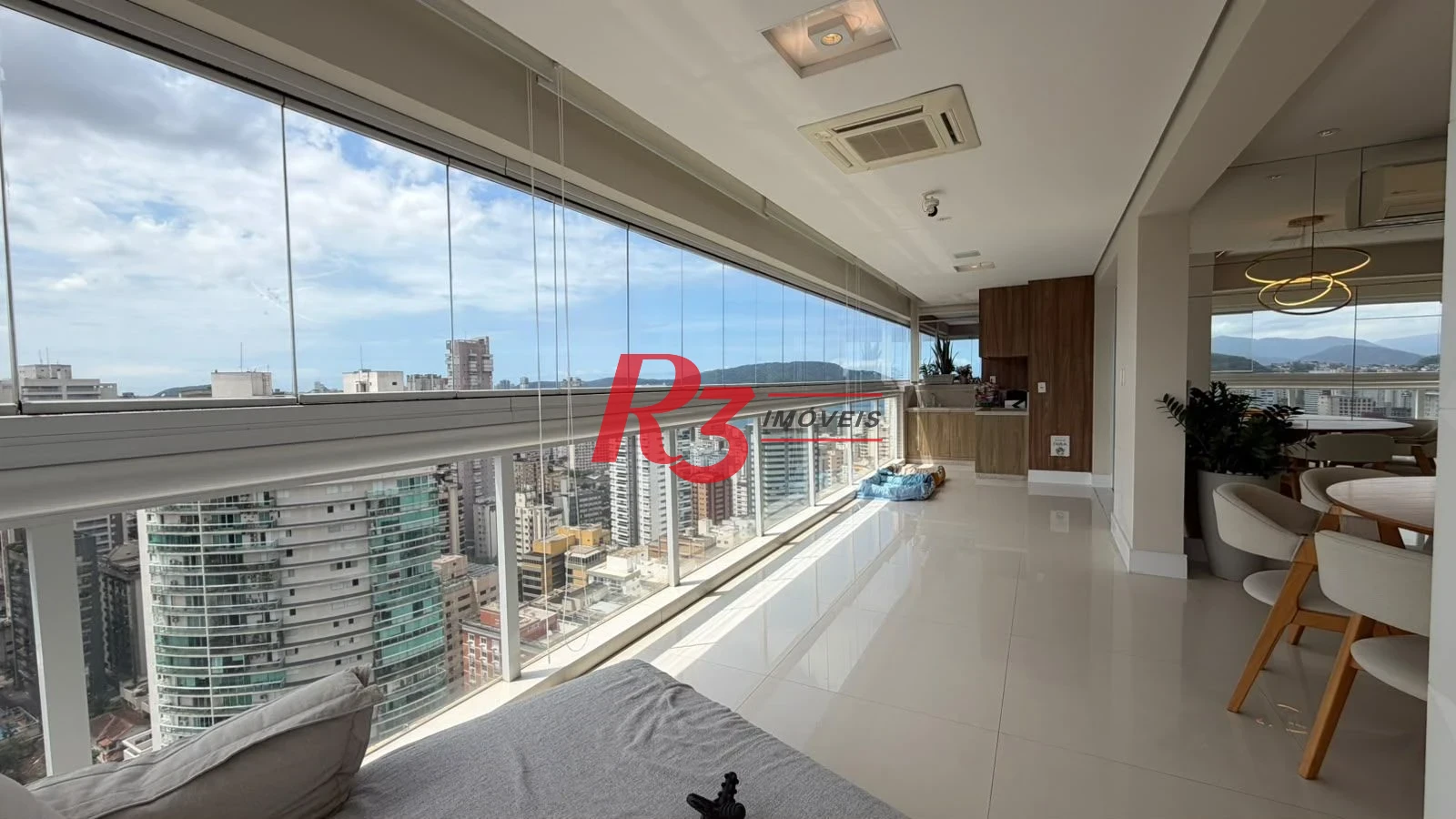Apartamento com 3 dormitórios à venda, 228 m² por R$ 3.800.000,00 - Gonzaga - Santos/SP