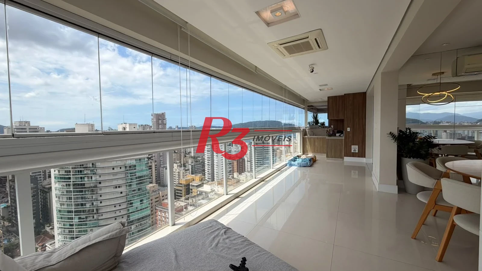 Apartamento com 3 dormitórios à venda, 228 m² por R$ 3.800.000,00 - Gonzaga - Santos/SP
