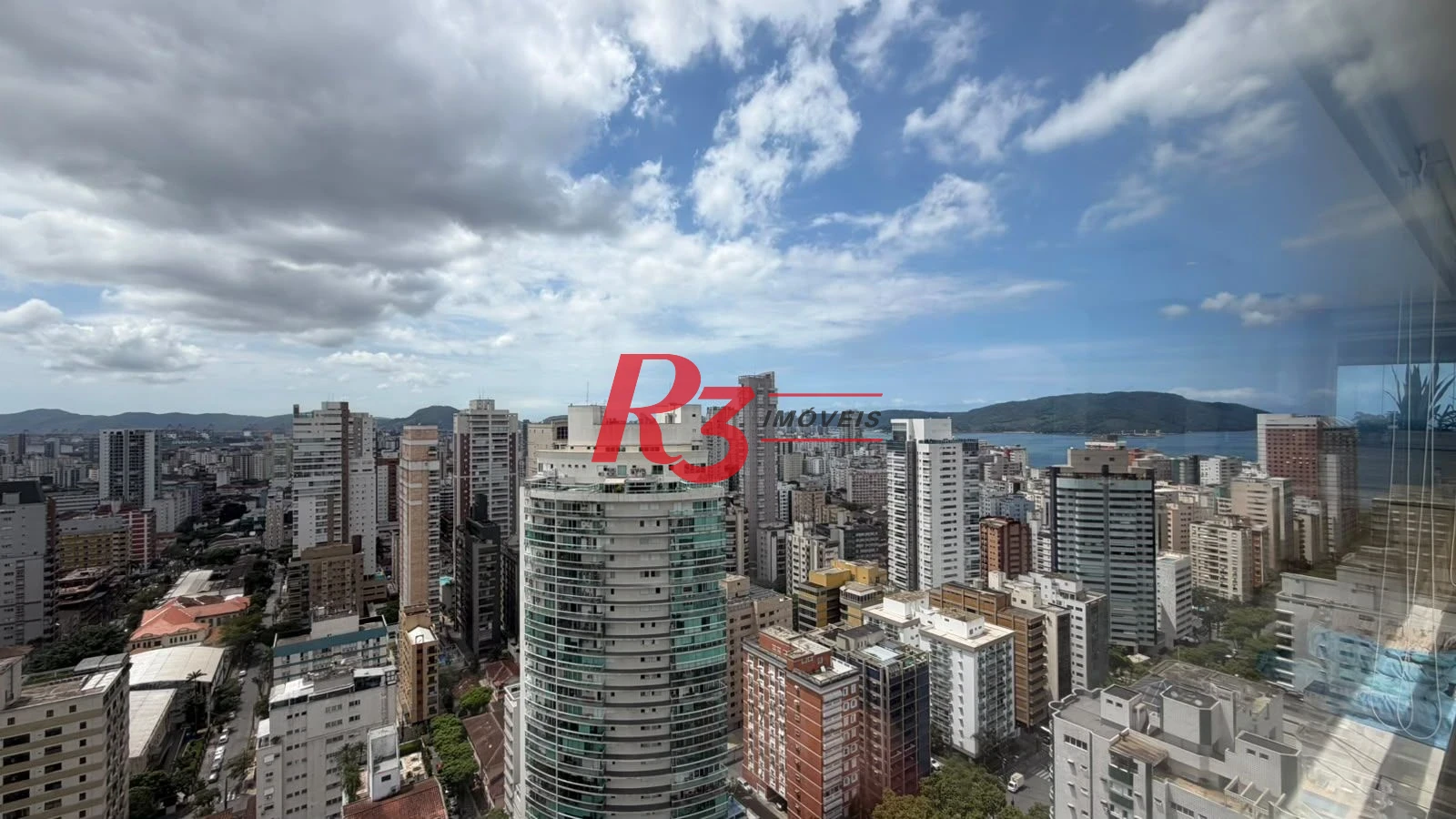 Apartamento com 3 dormitórios à venda, 228 m² por R$ 3.800.000,00 - Gonzaga - Santos/SP