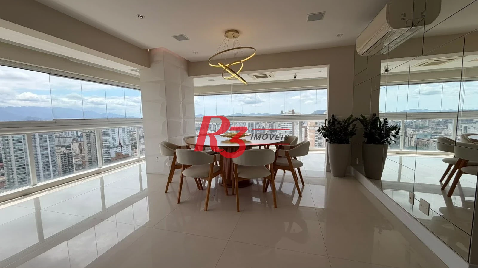 Apartamento com 3 dormitórios à venda, 228 m² por R$ 3.800.000,00 - Gonzaga - Santos/SP